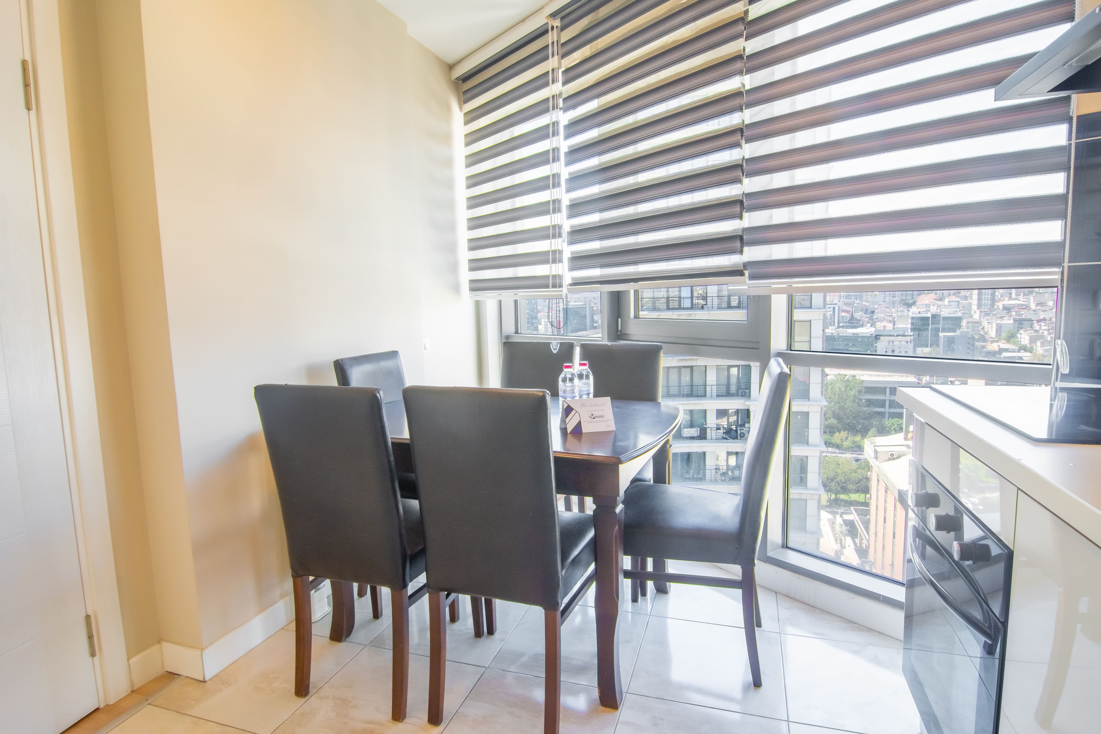 Stylish cozy 3 bedr apart & balcony - Image 17
