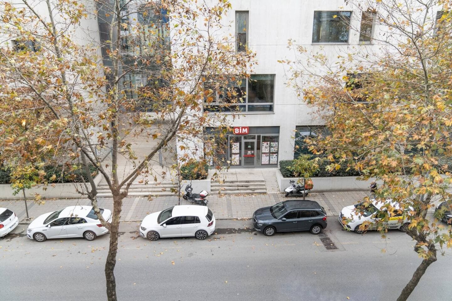 Charming City Apt - near Axis Mall - Image 19