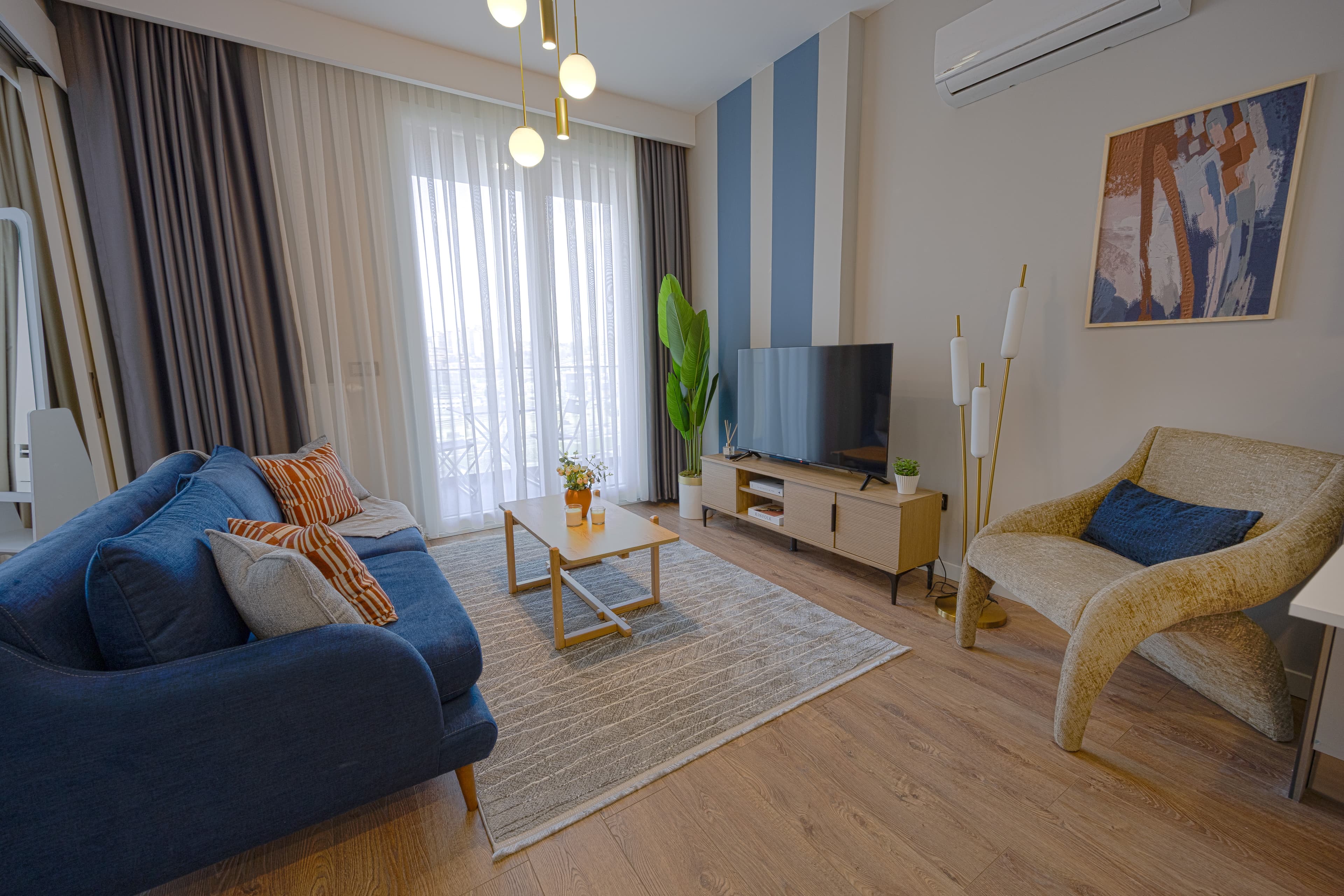 Modern Cozy Apartment with Balcony, appartement meublé à Bağcılar, Istanbul — image 4
