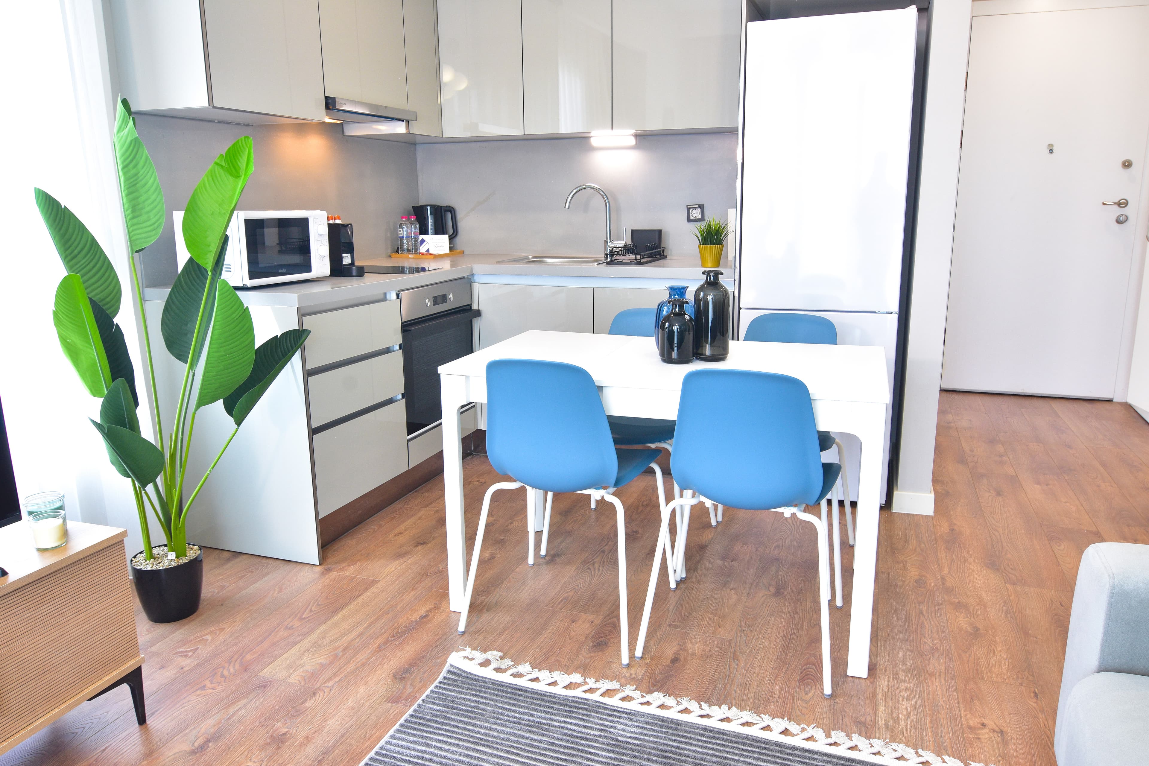 13th floor Brand new cozy 2BR Apt with Balcony — image 18
