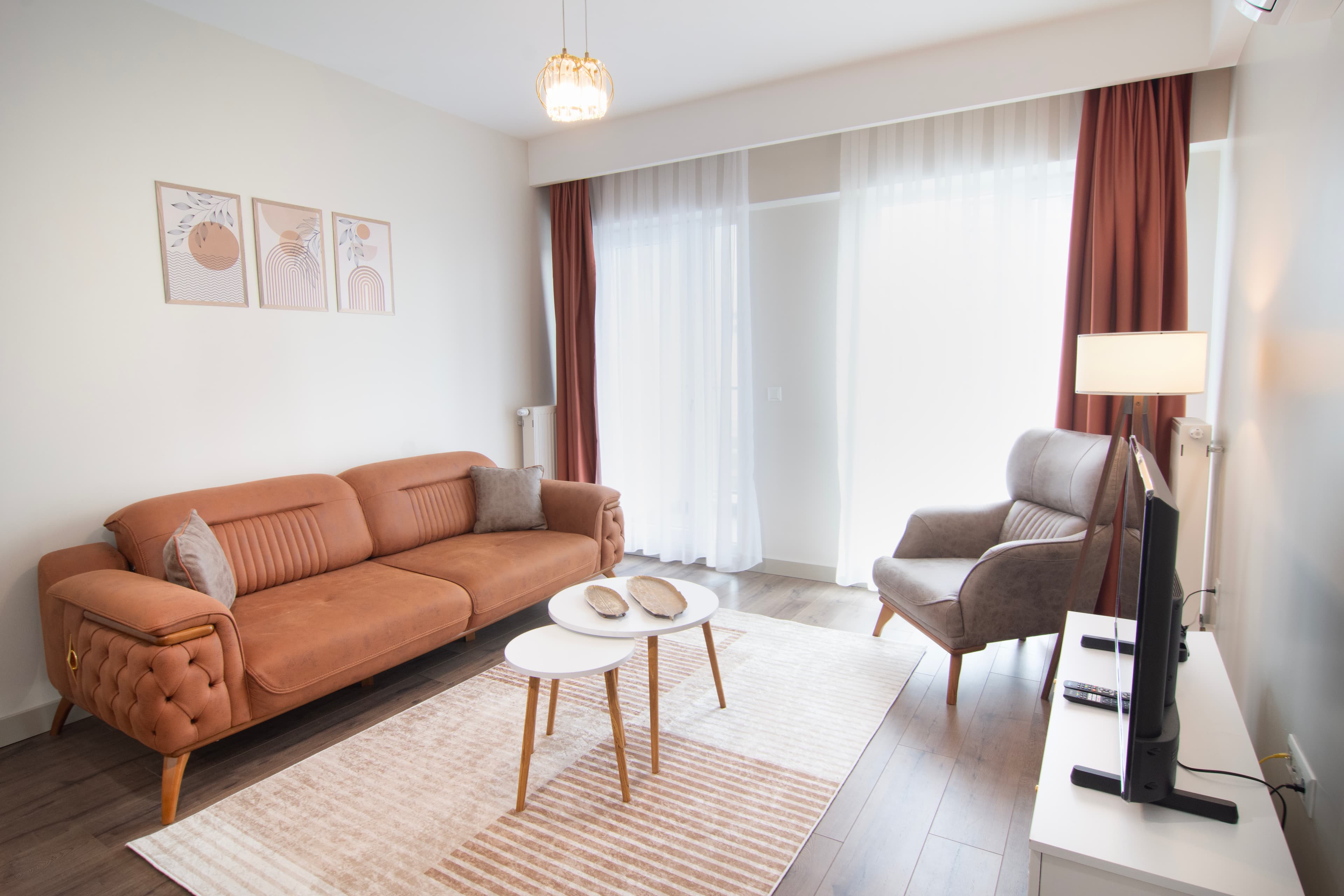 Family Home 2bedr with balcony — image 2