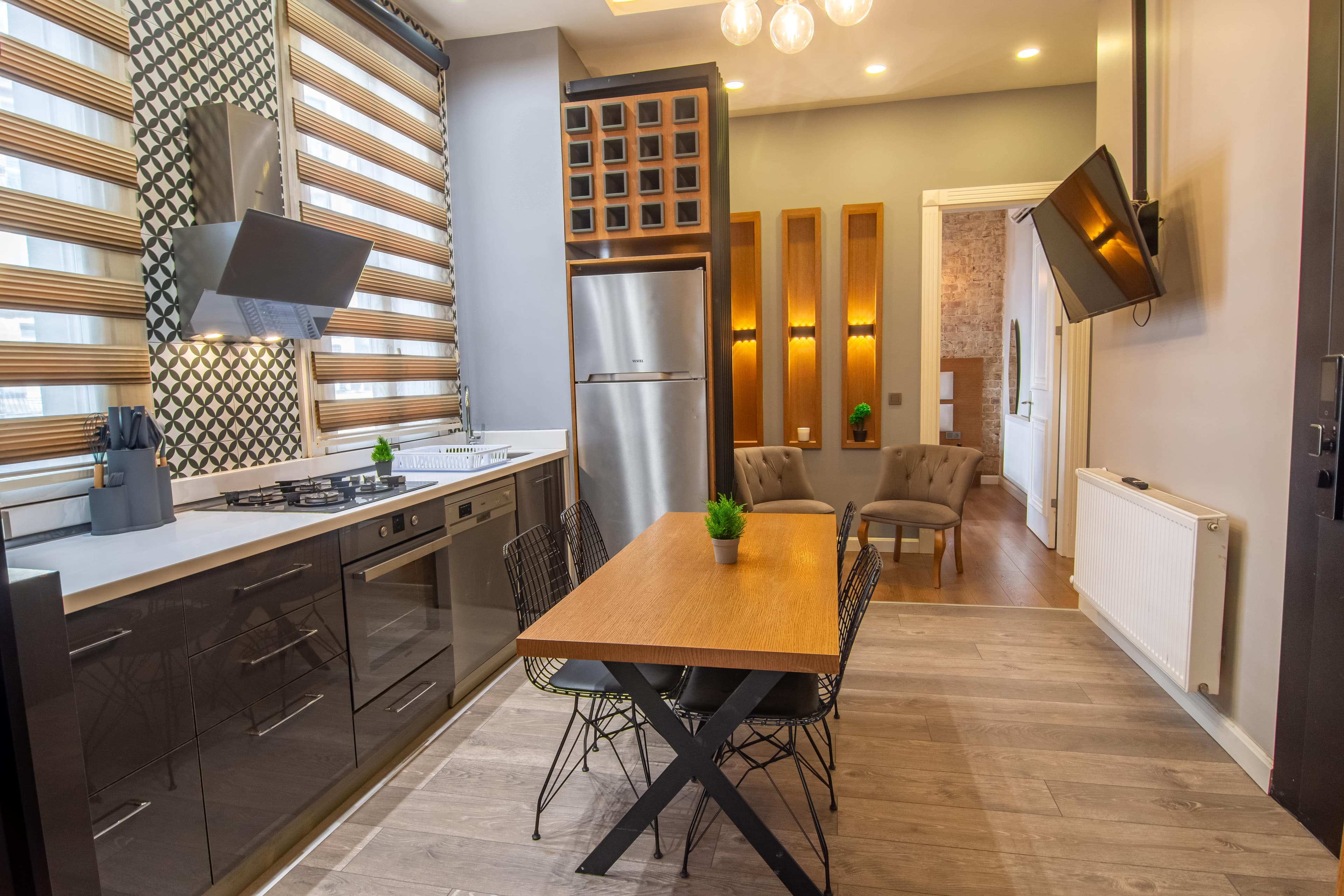 Modern 2BR Flat 1min walk to Taksim square, möbliertes Apartment in Beyoğlu, Istanbul — image 12