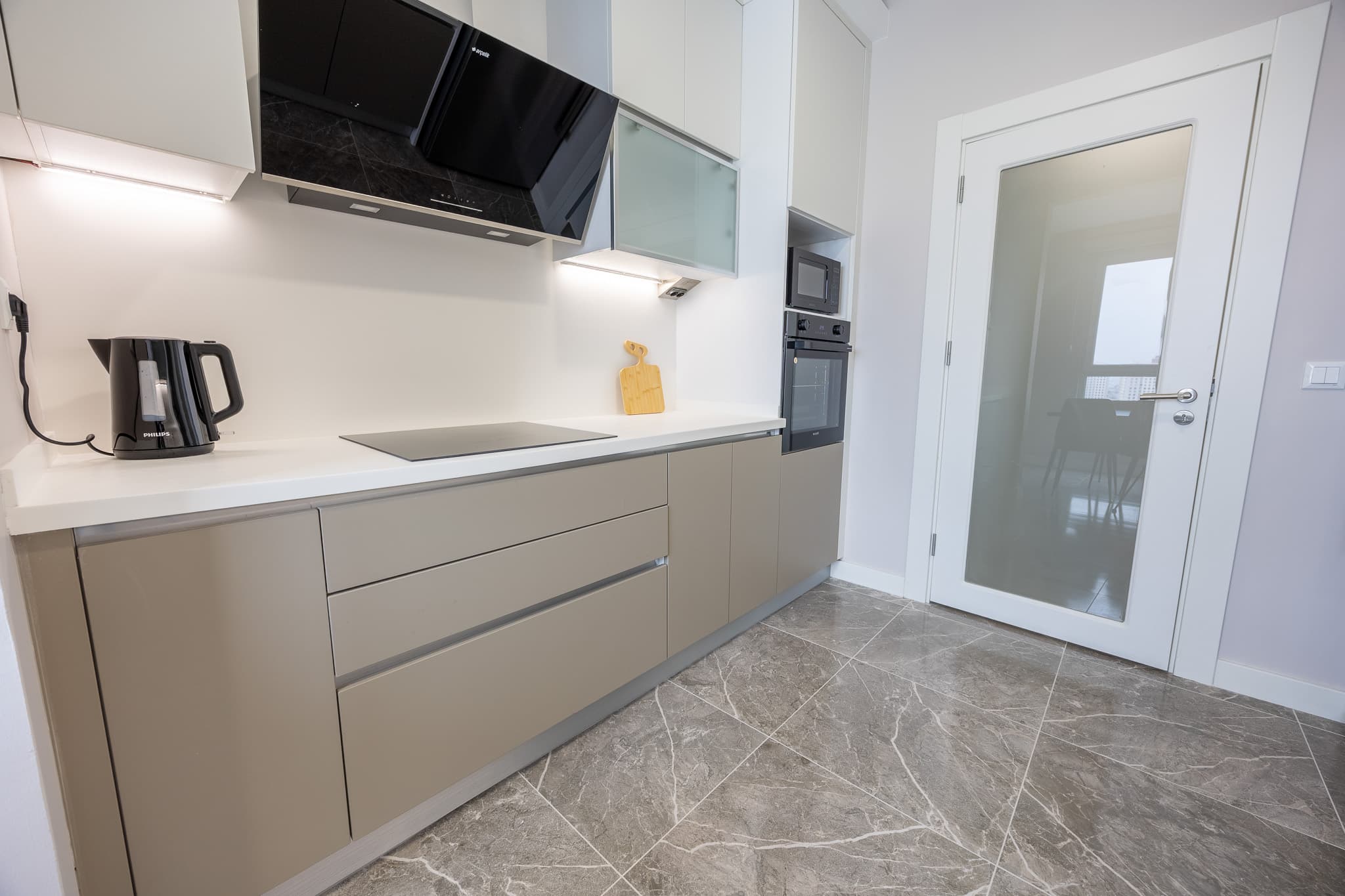 Bright & Modern 2BR Apartment Perfect for Families — image 32