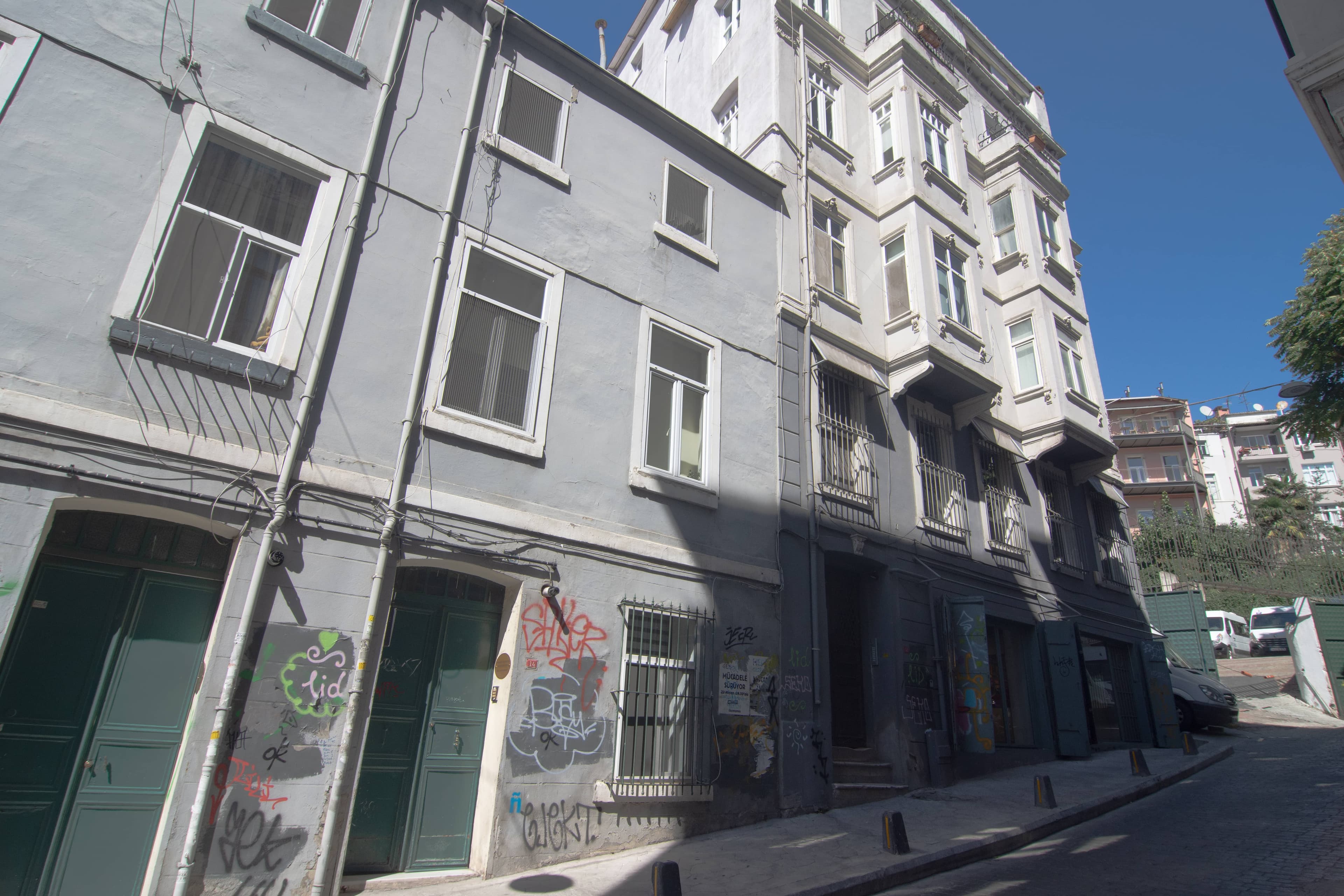 Stylish City Getaway-Explore the Urban Delights, möbliertes Apartment in Beyoğlu, Istanbul — image 39