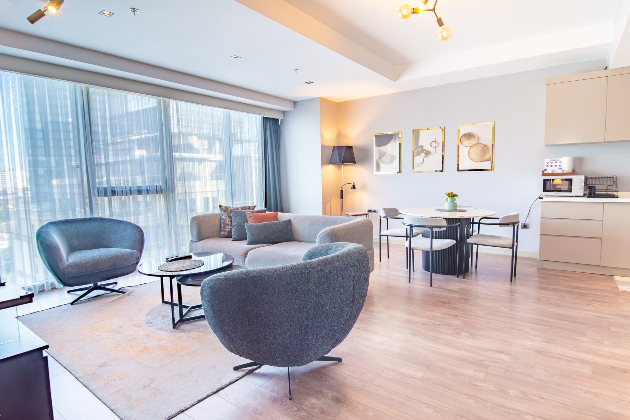 2-Bedroom Escape with city view, möbliertes Apartment in Bağcılar, Istanbul