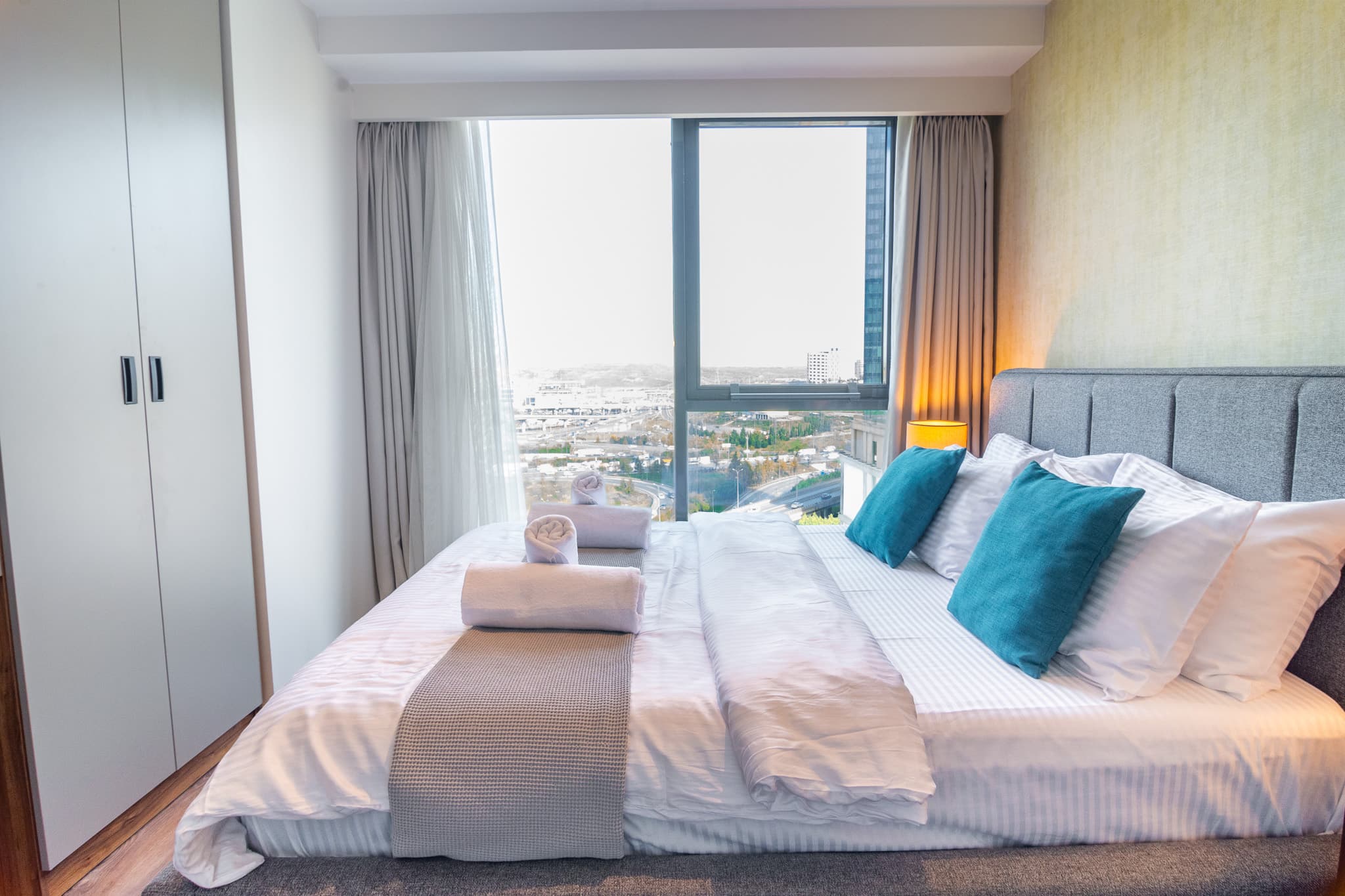 2-Bedroom Escape with city view, apartamento amueblado en Bağcılar, Istanbul — image 8
