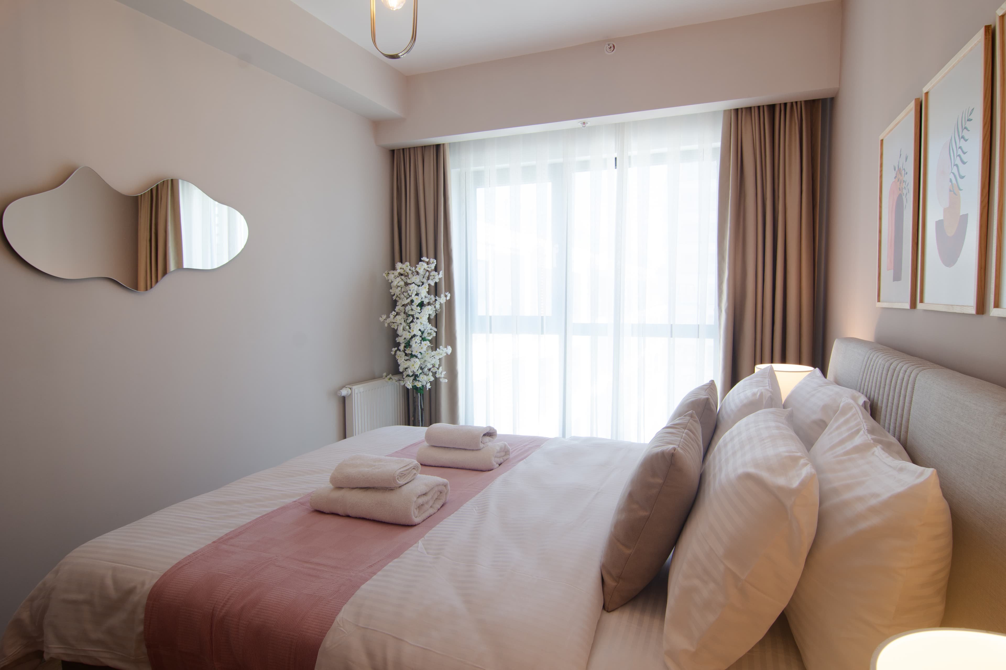 Cozy Retreat: Stylish 1BR Apt — image 13