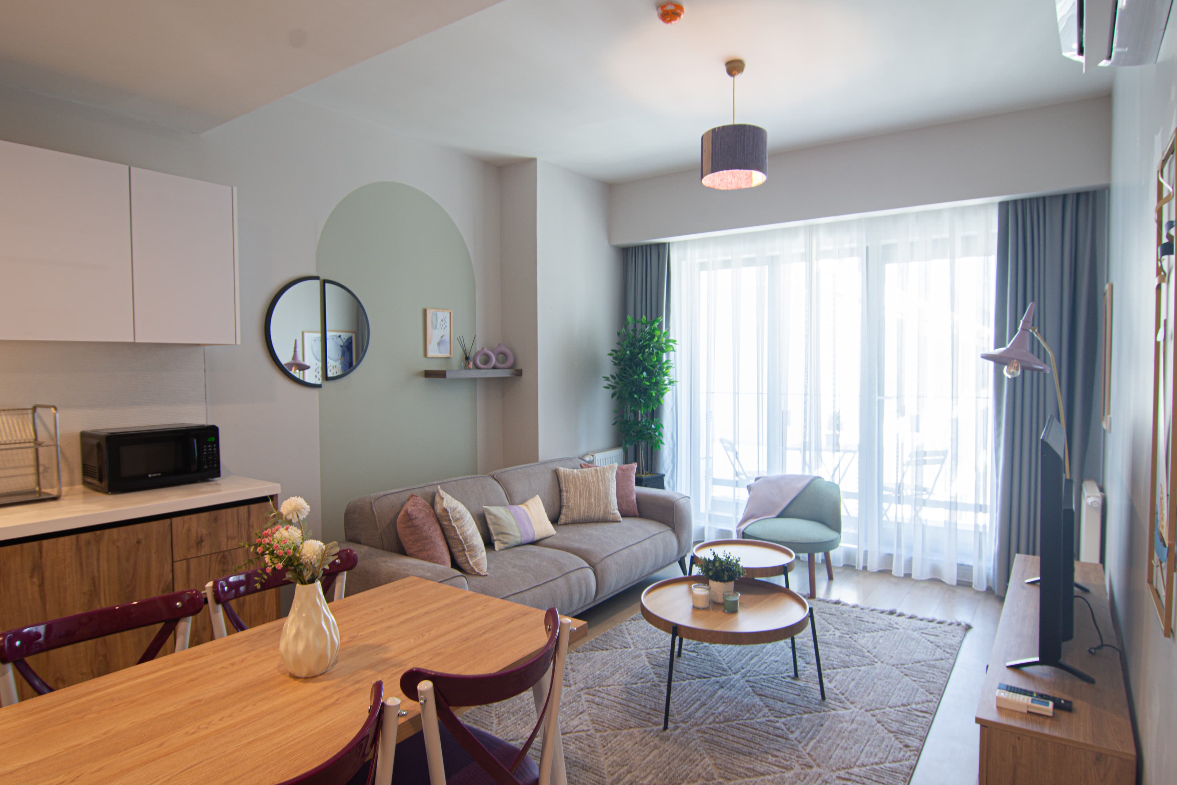 Cozy Retreat: Stylish 1BR Apt — image 2