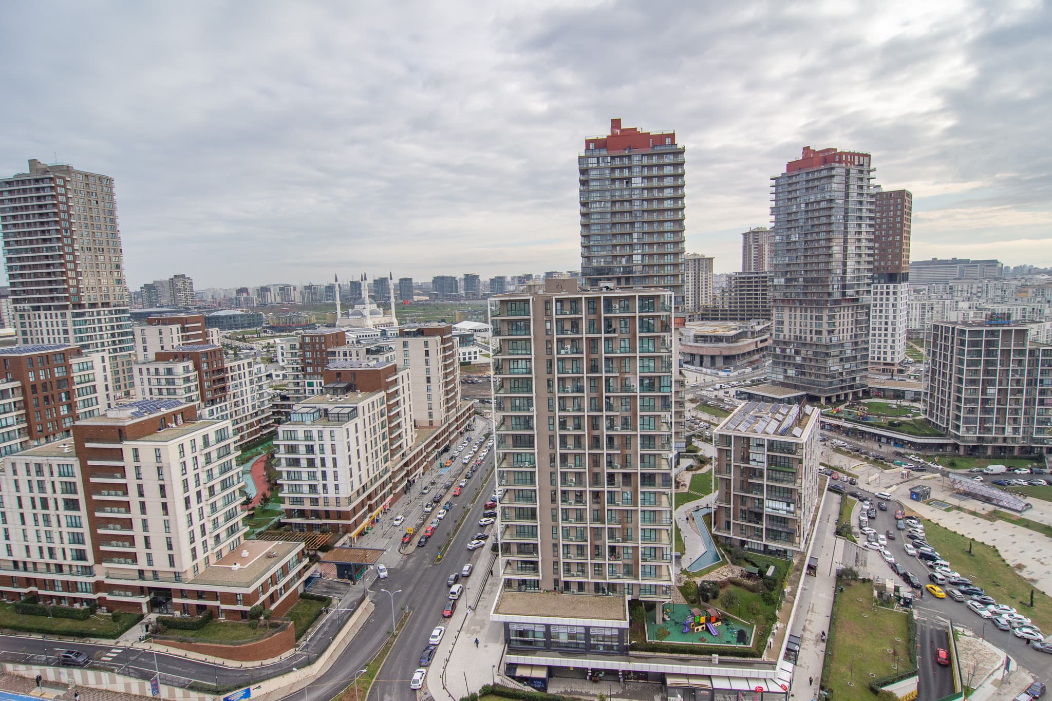 Family Home 2bedr with balcony and Panoramic View، شقة مفروشة في Başakşehir, Istanbul — image 29