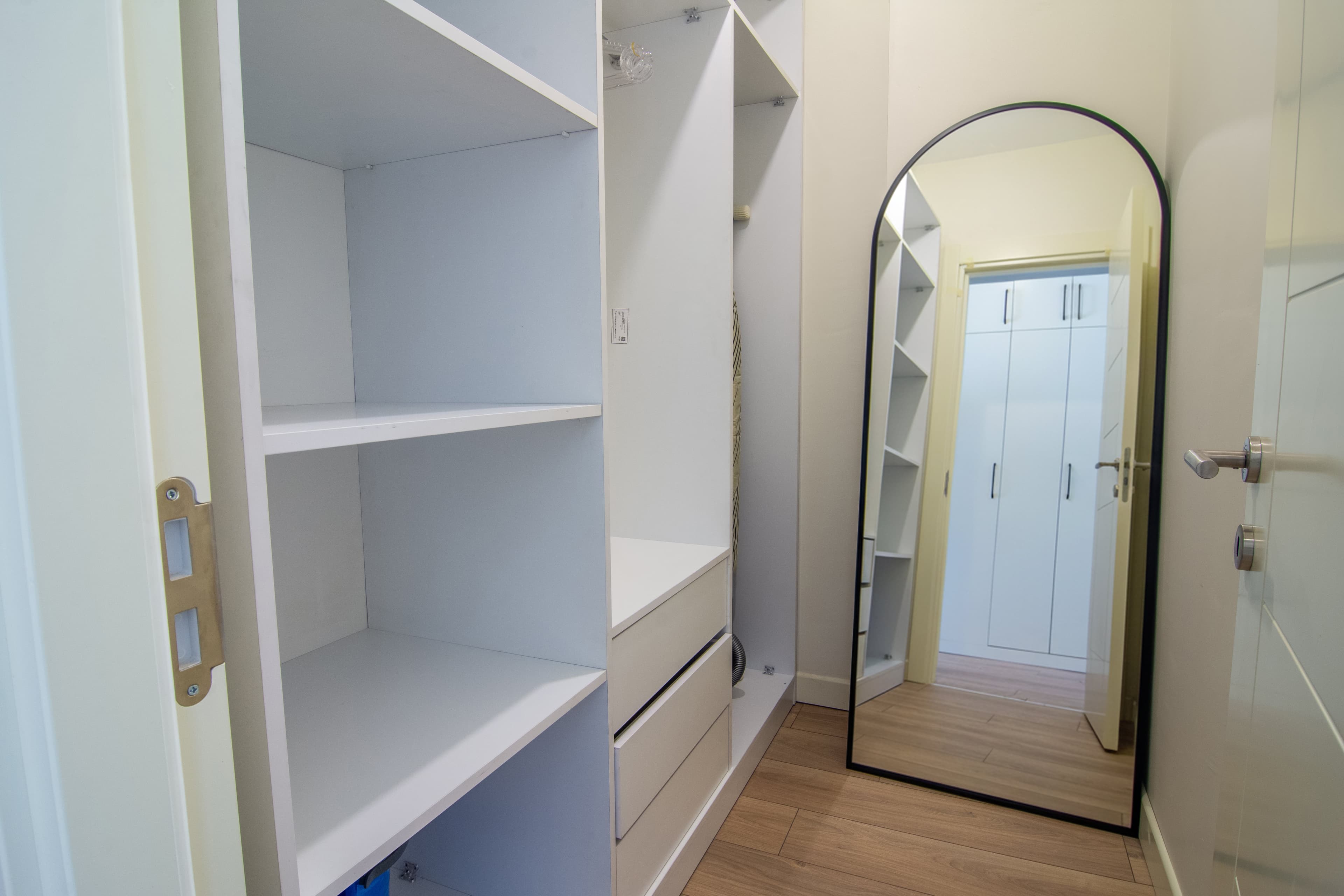 Modern 1 Bdr in Taksim Palace, möbliertes Apartment in Şişli, Istanbul — image 14