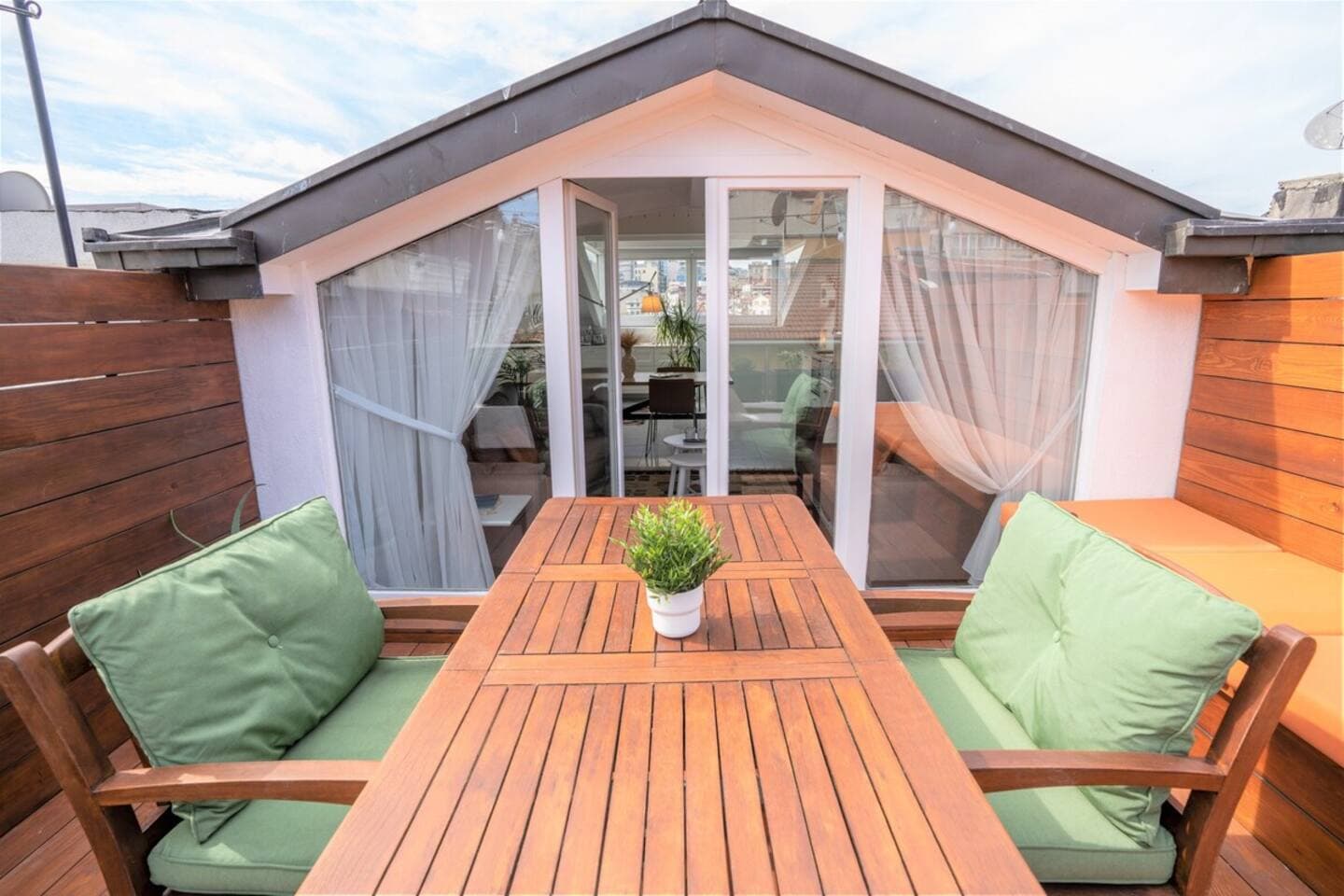 Stylish Duplex in Beyoğlu with Private Terrace , furnished apartment in Beyoğlu, Istanbul — image 4