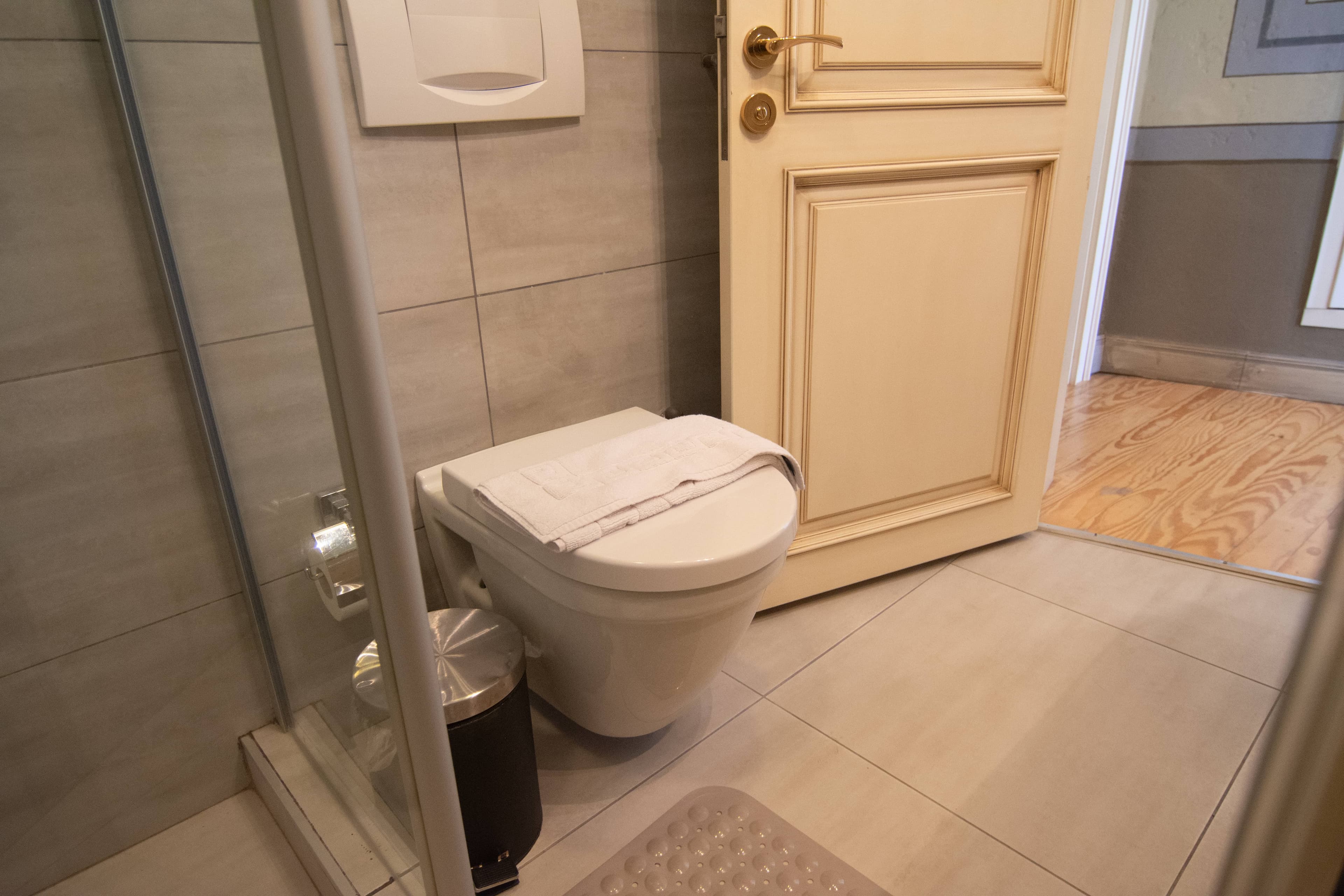 Stylish City Getaway-Explore the Urban Delights, möbliertes Apartment in Beyoğlu, Istanbul — image 28