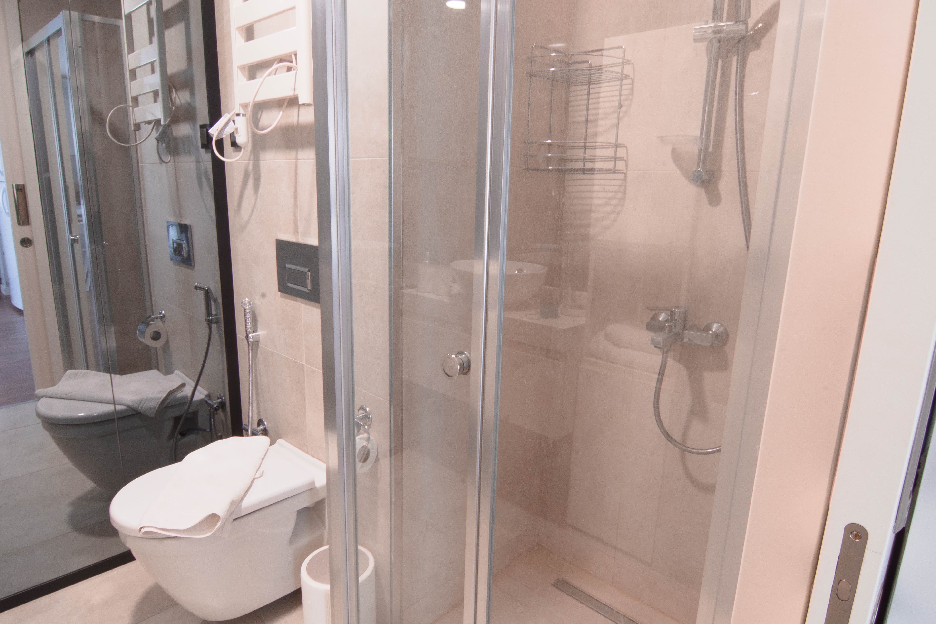Modern City Getaway - Immerse Yourself in Luxury, furnished apartment in Bağcılar, Istanbul — image 20