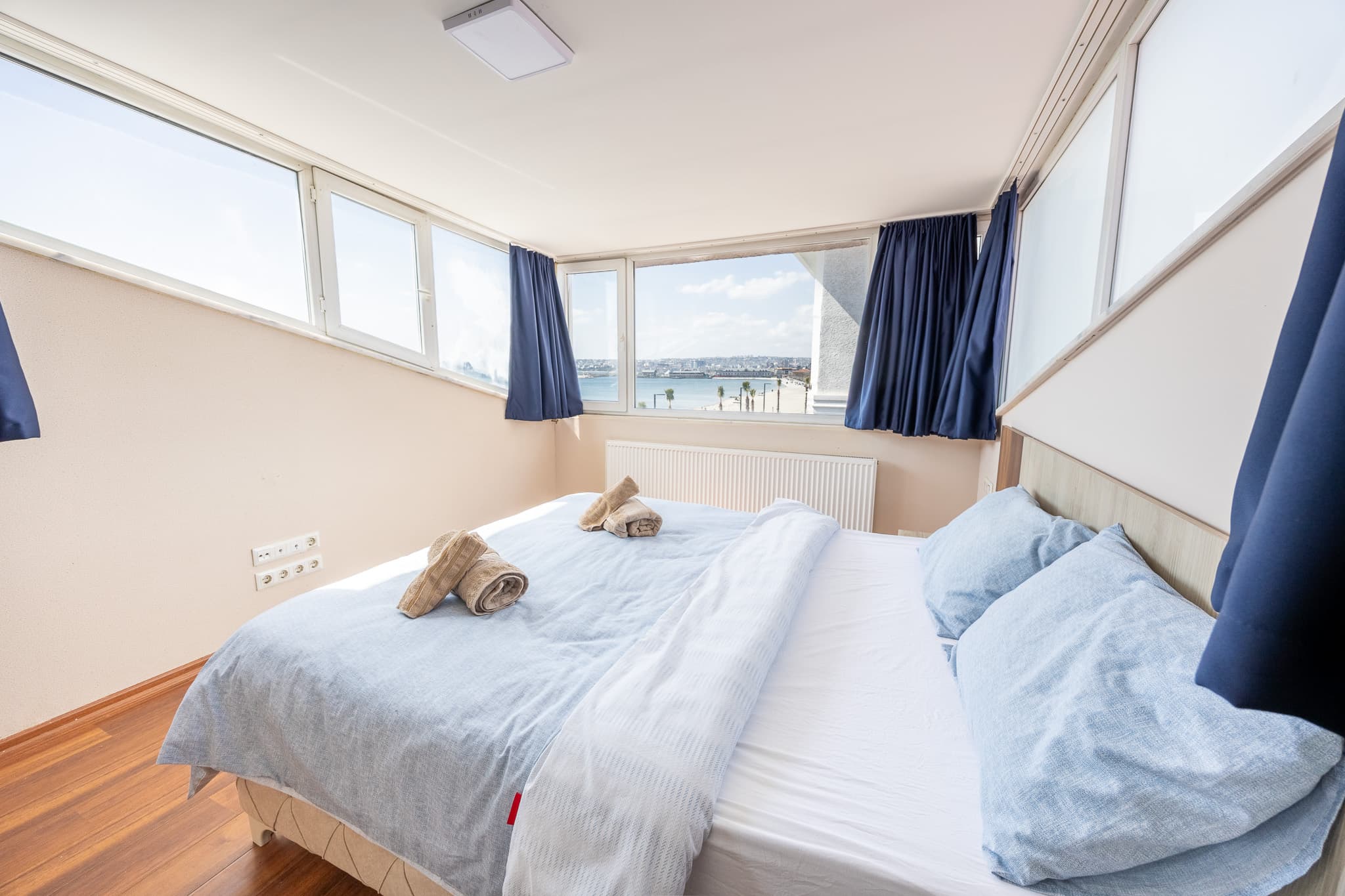 Seaside 3-Bedroom Duplex with Jacuzzi, möbliertes Apartment in Büyükçekmece, Istanbul — image 17