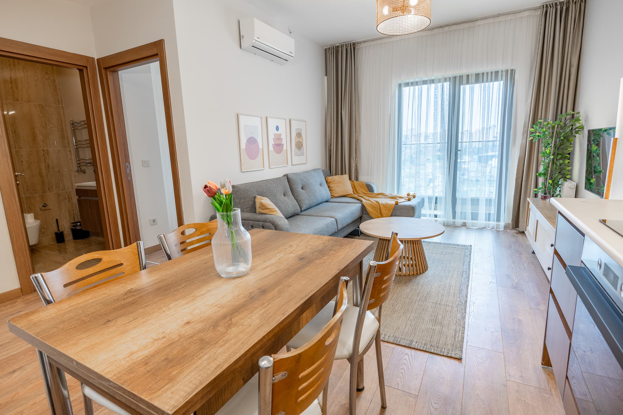Spacious 1BR with City View ، شقة مفروشة في Bağcılar, Istanbul — image 3