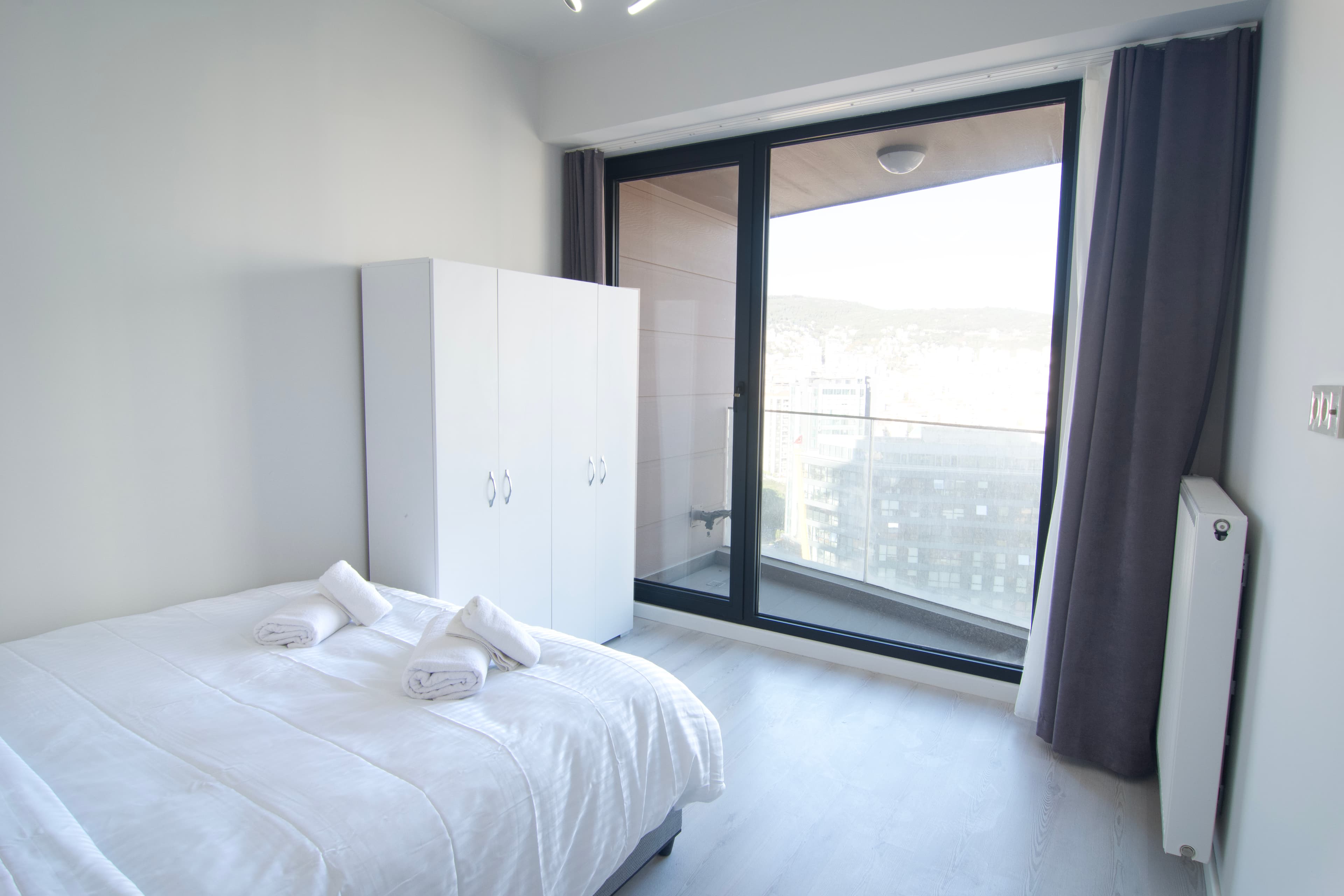 Seaview cozy apartment at the 22nd floor — image 6