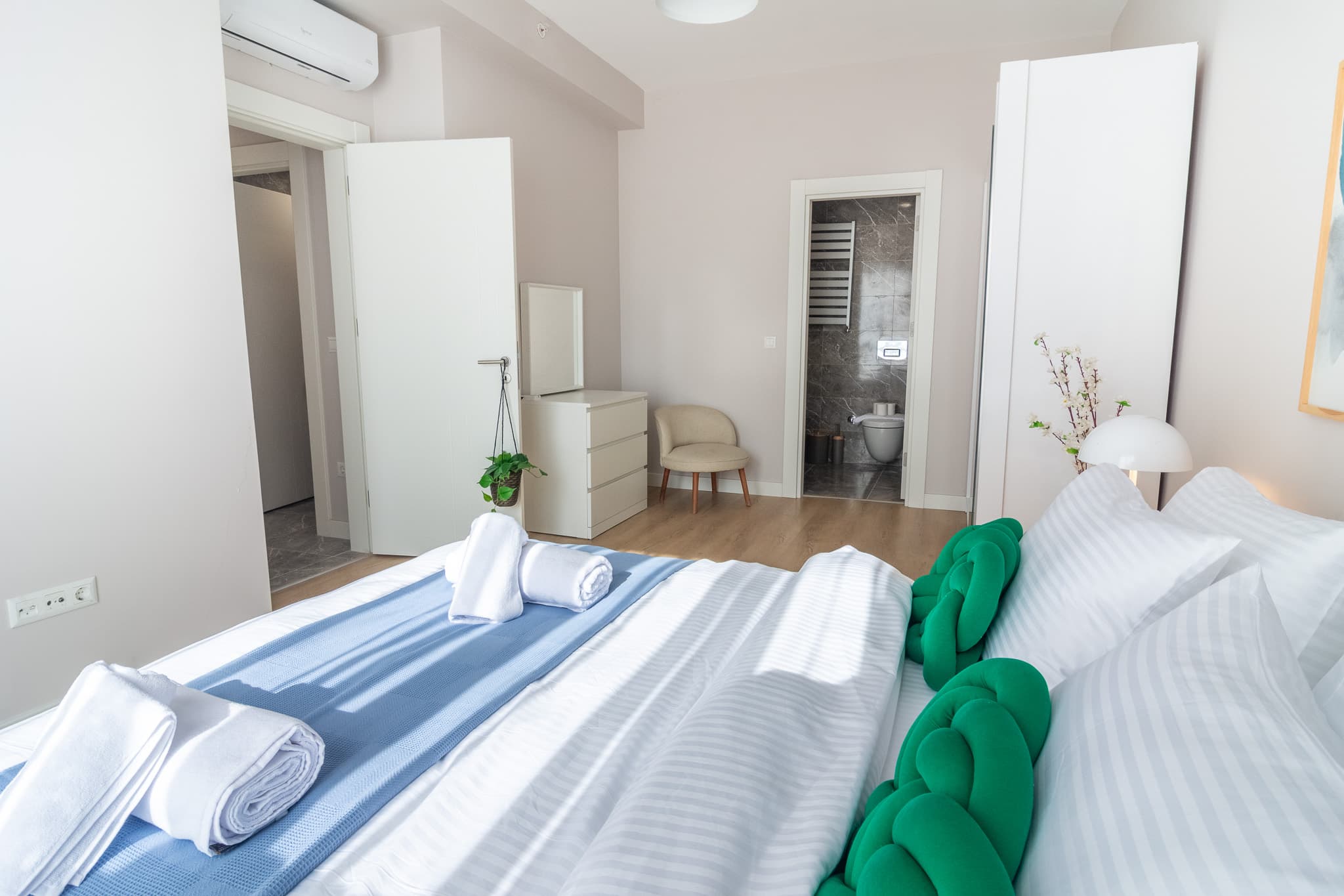 2-Bedroom Escape: Perfect for Families — image 11