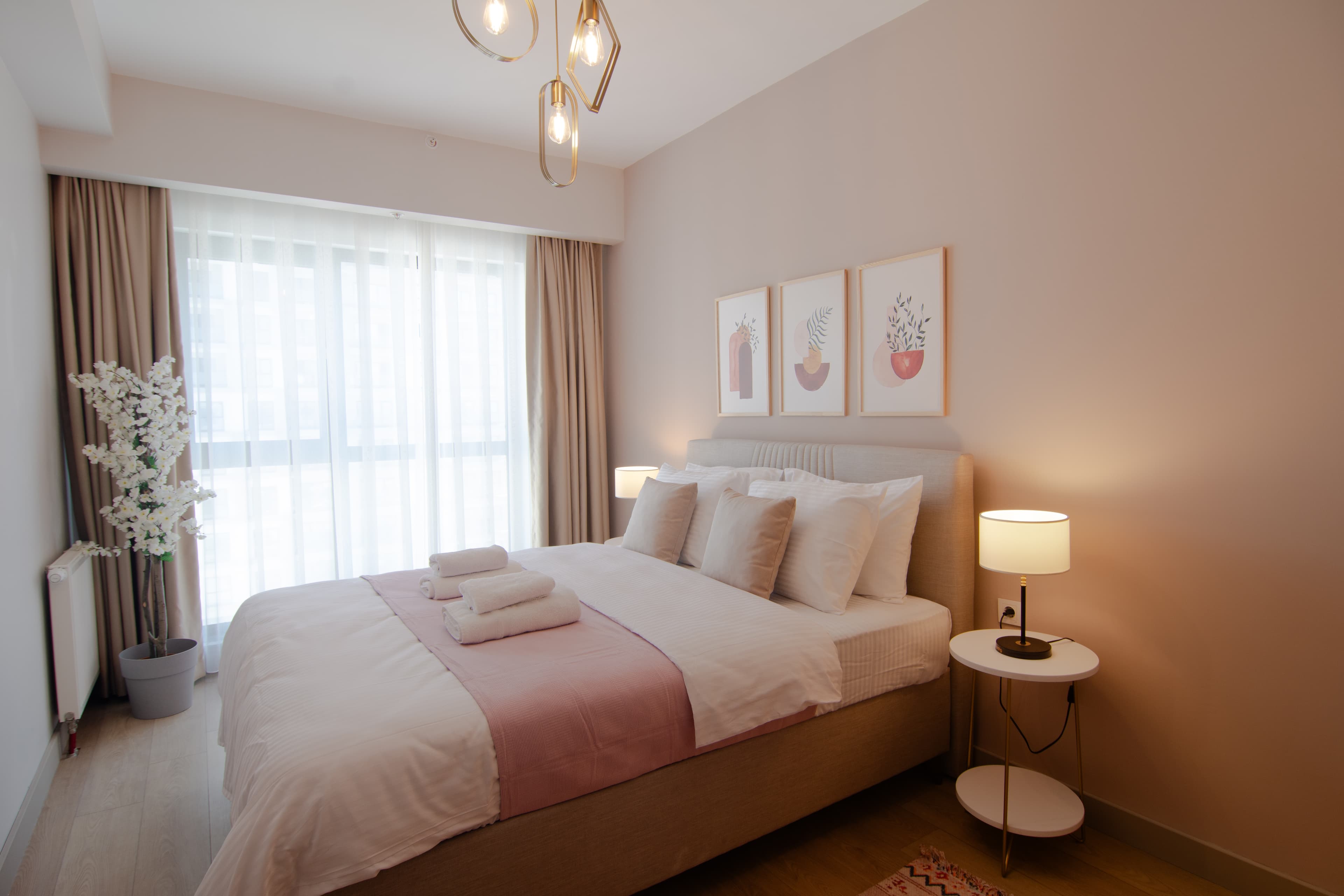 Cozy Retreat: Stylish 1BR Apt — image 12