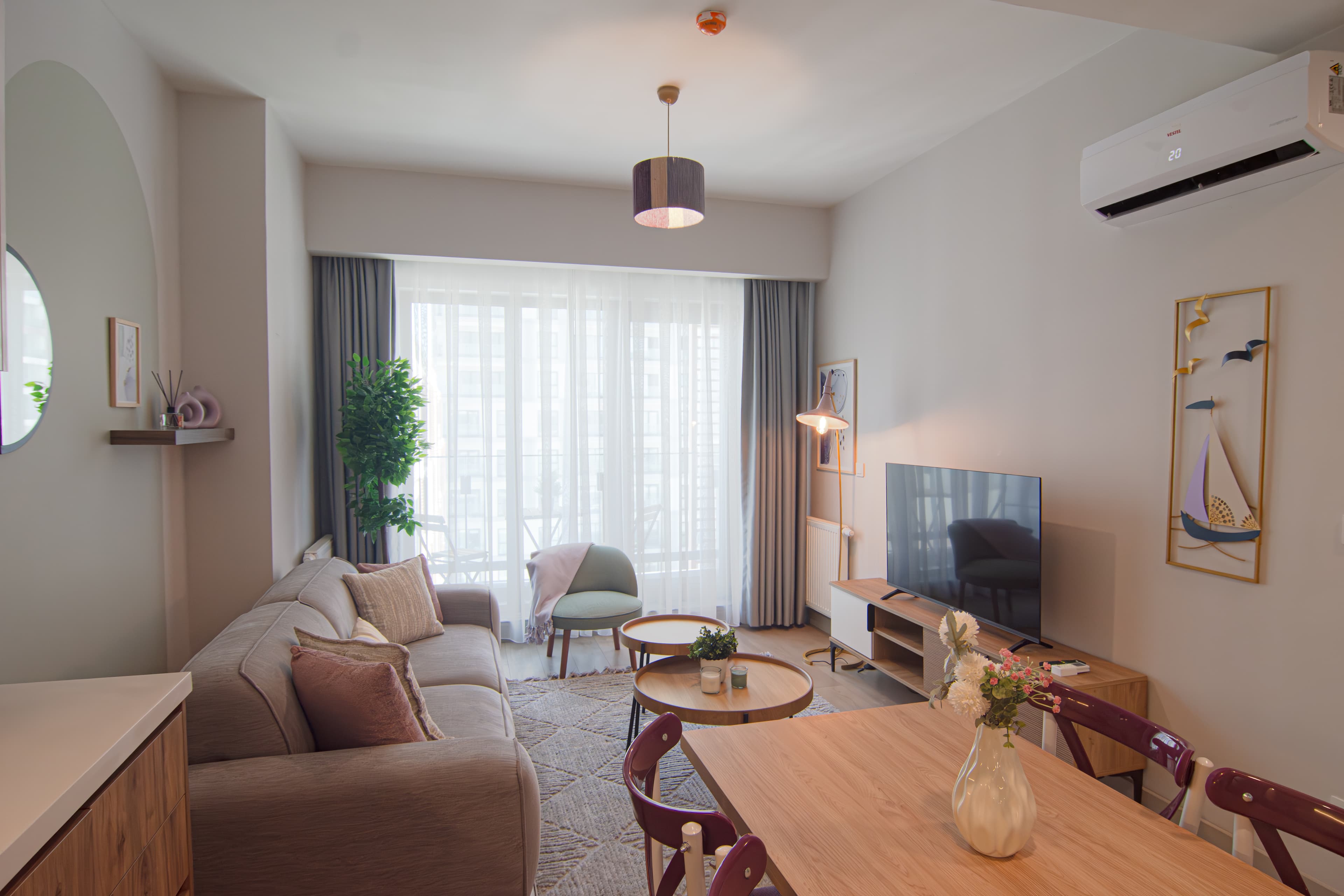 Cozy Retreat: Stylish 1BR Apt — image 3