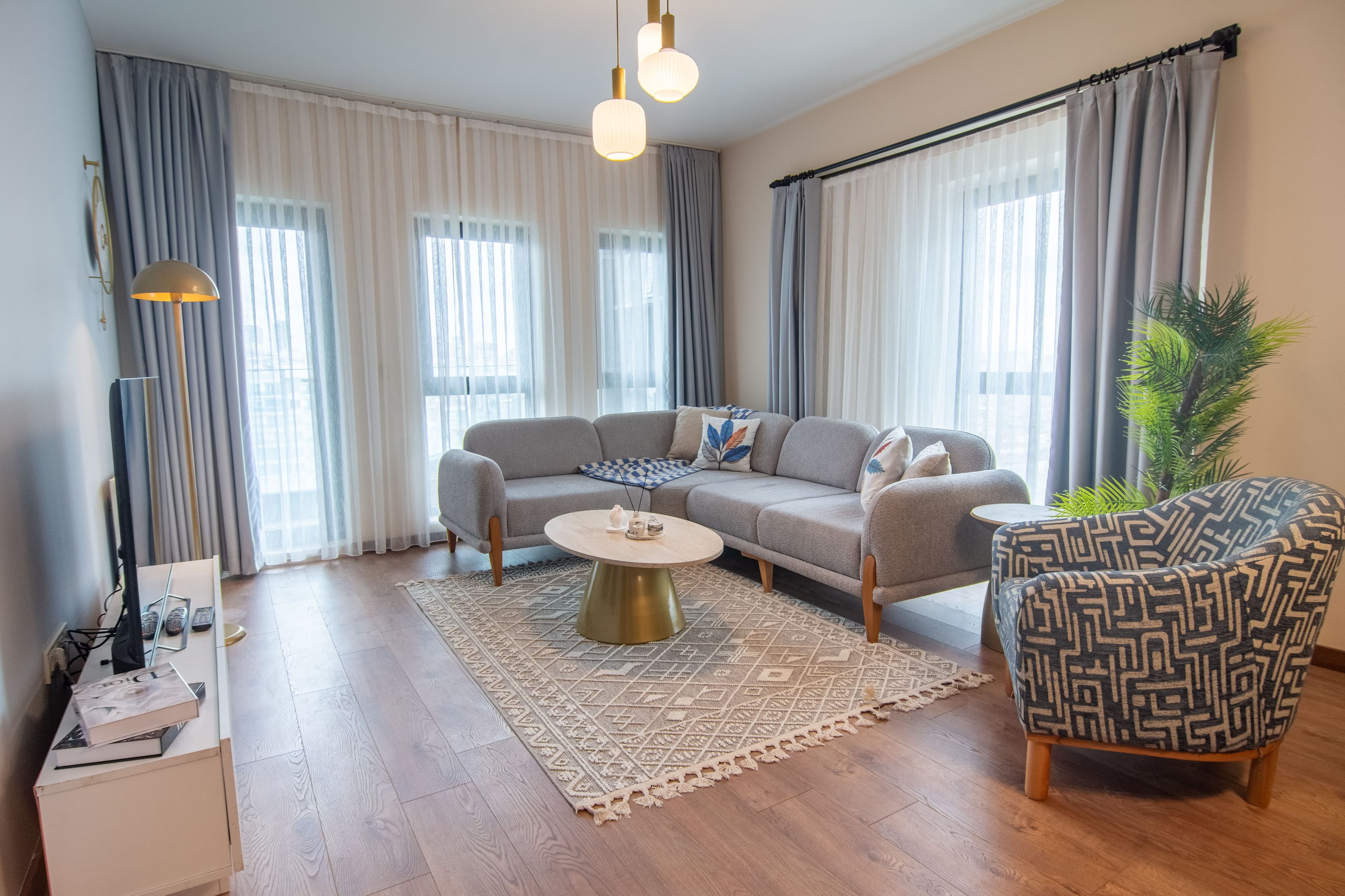 Neue moderne Wohnung mit 3 Schlafzimmern, 2 Badezimmern, Pool & Fitnessstudio, möbliertes Apartment in Bağcılar, Istanbul
