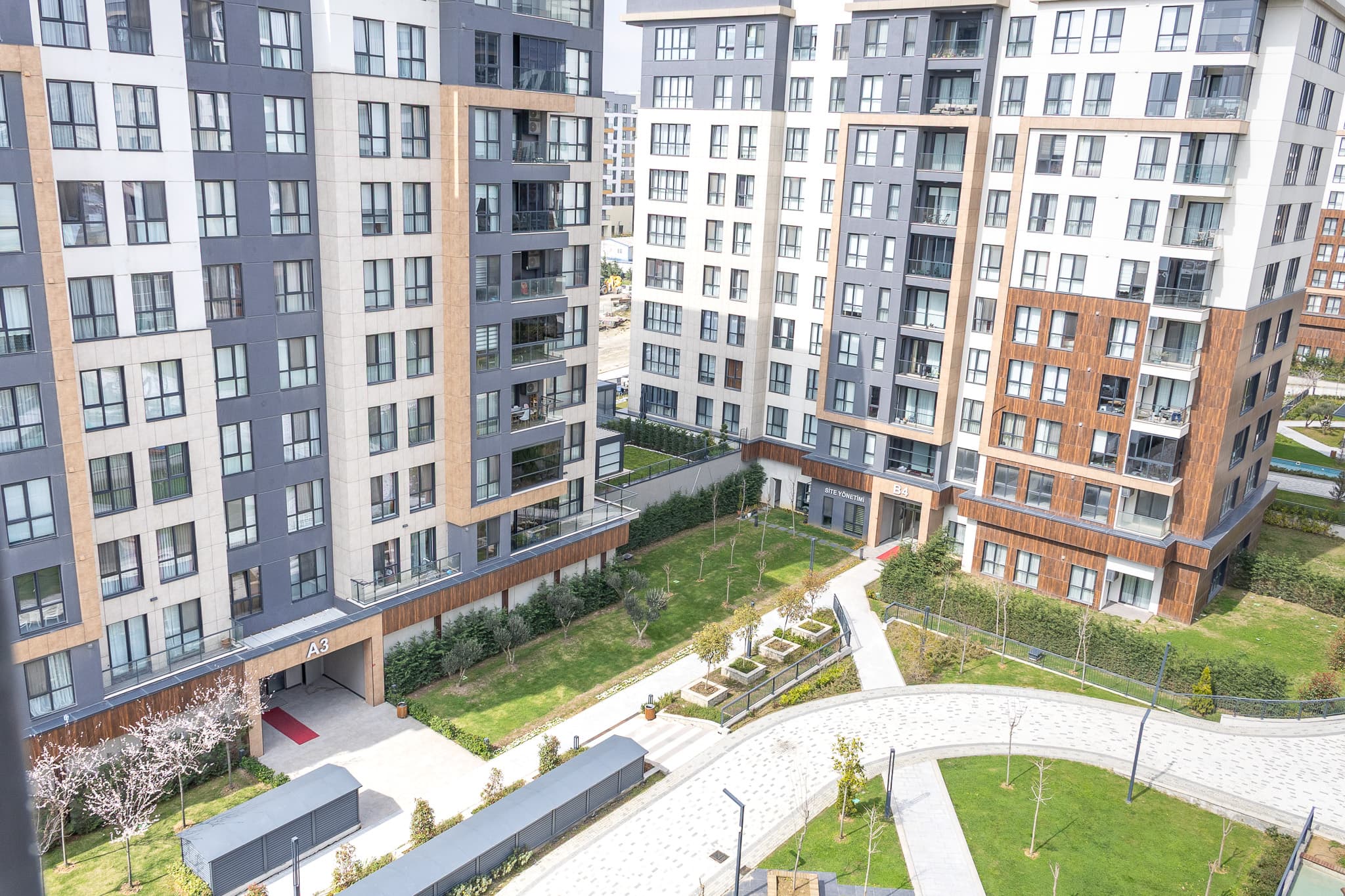 Elegant 3 bdr apartment with balcony  — image 39