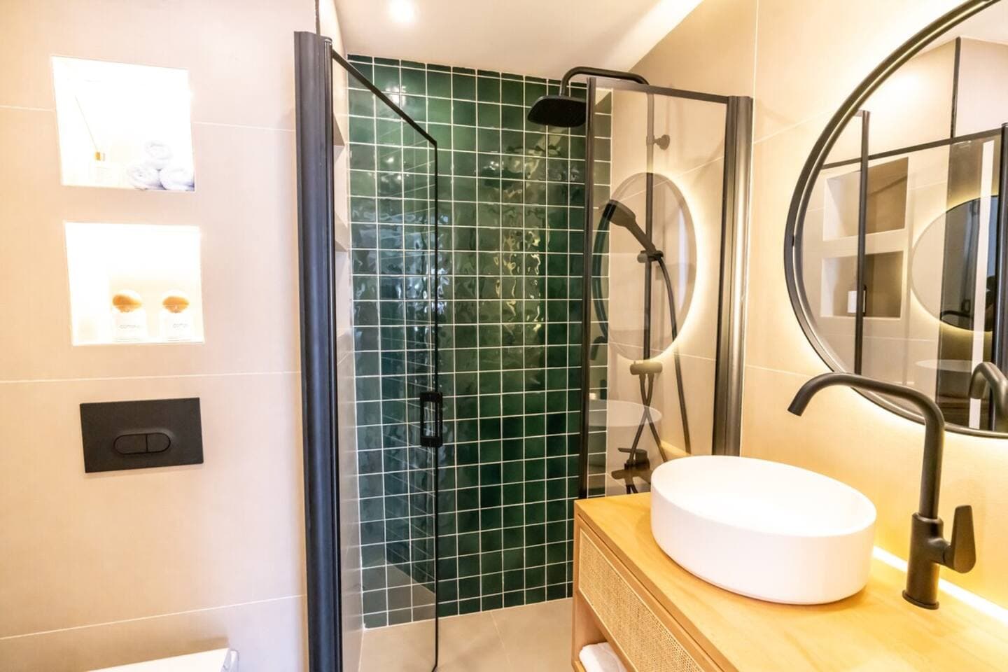 Charming City Apt - near Axis Mall - Image 10