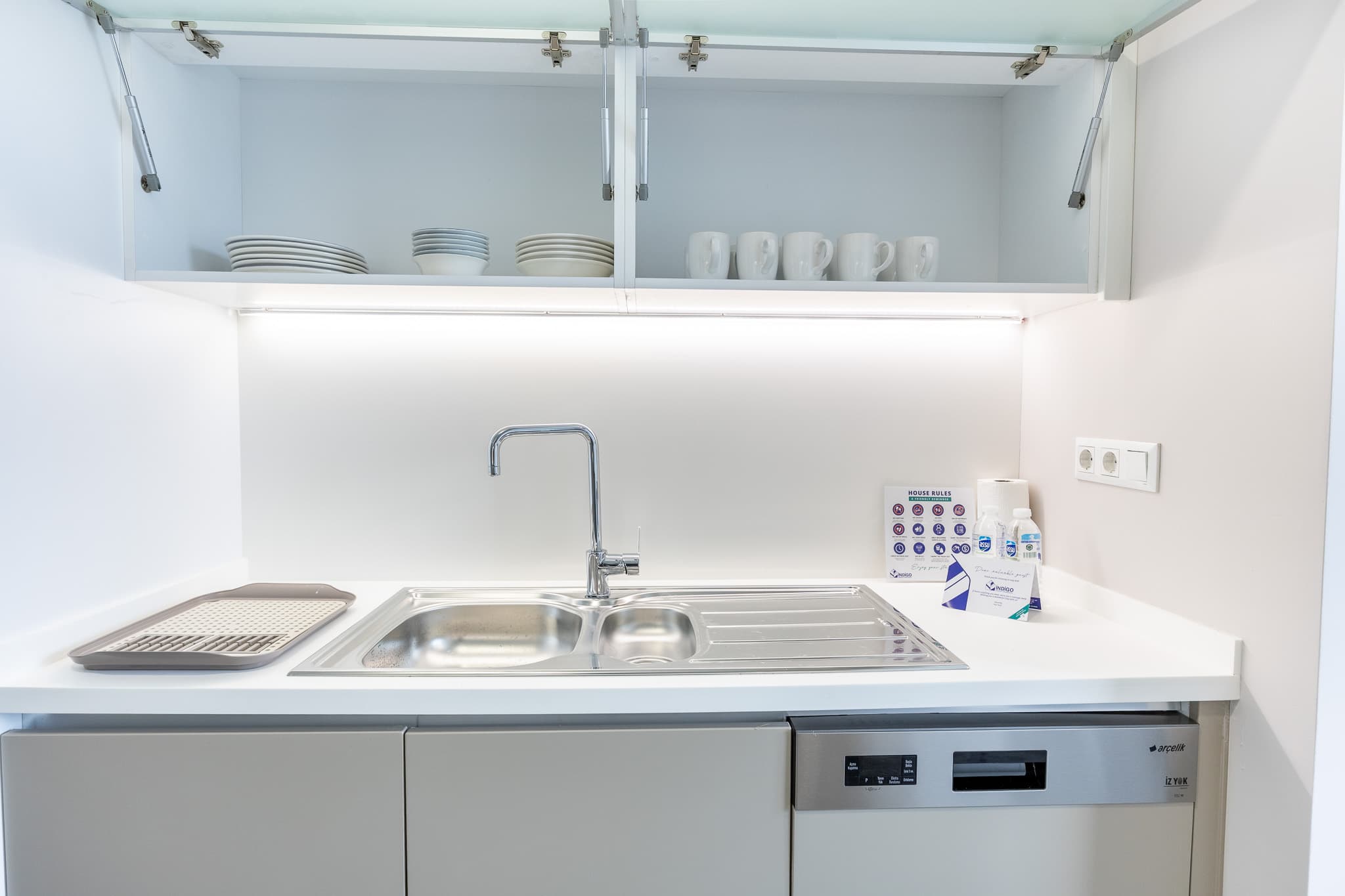 Bright & Modern 2BR Apartment Perfect for Families — image 35