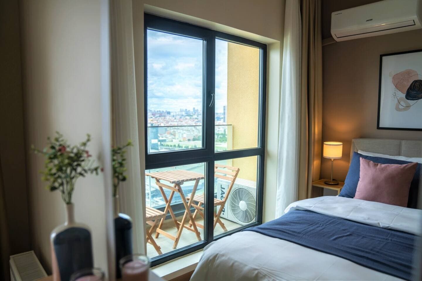 Charming and Cozy 1-Bedroom: Explore the City — image 9