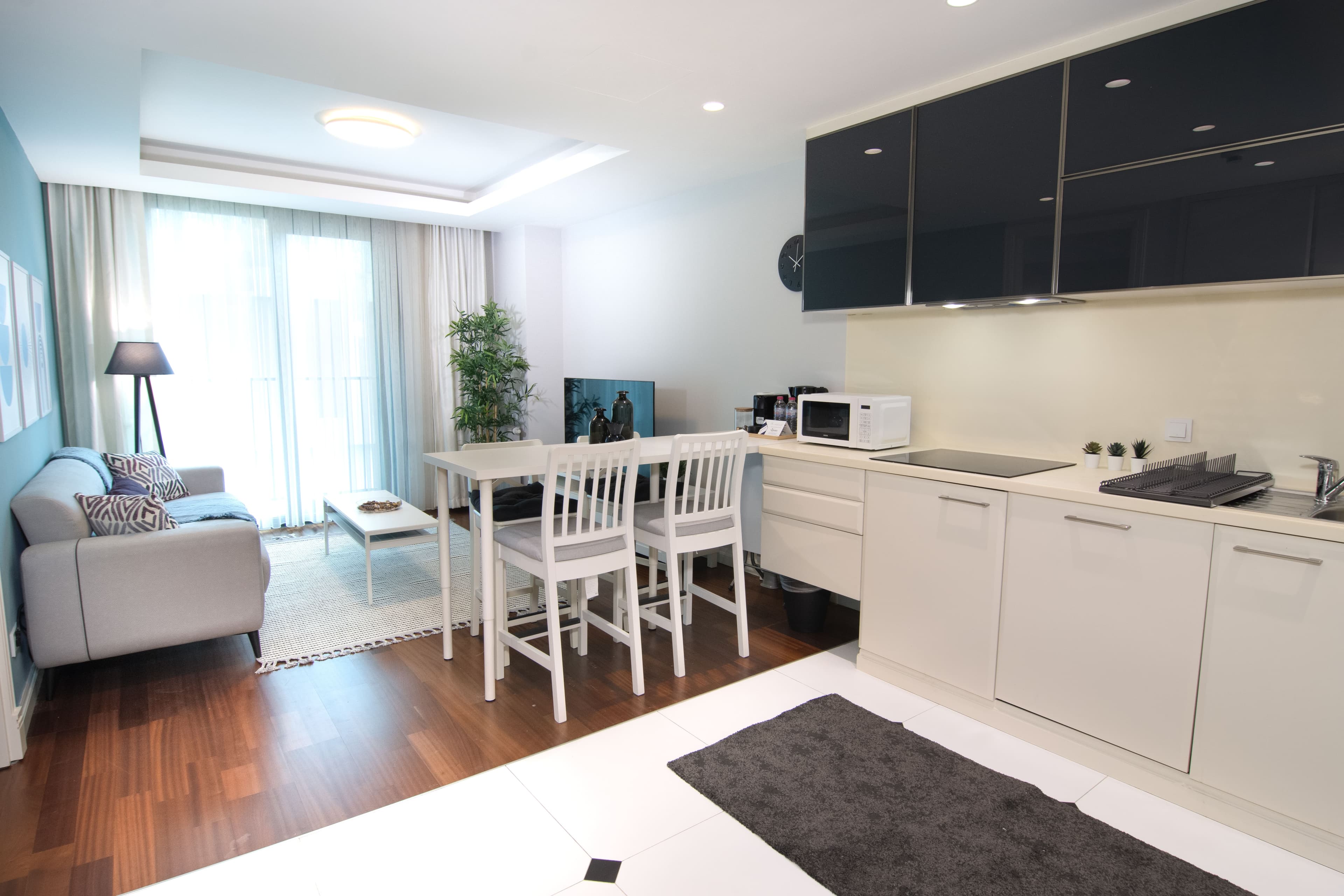 Modern & Cozy 1Bdr in Vibrant Beyoğlu، شقة مفروشة في Beyoğlu, Istanbul — image 3