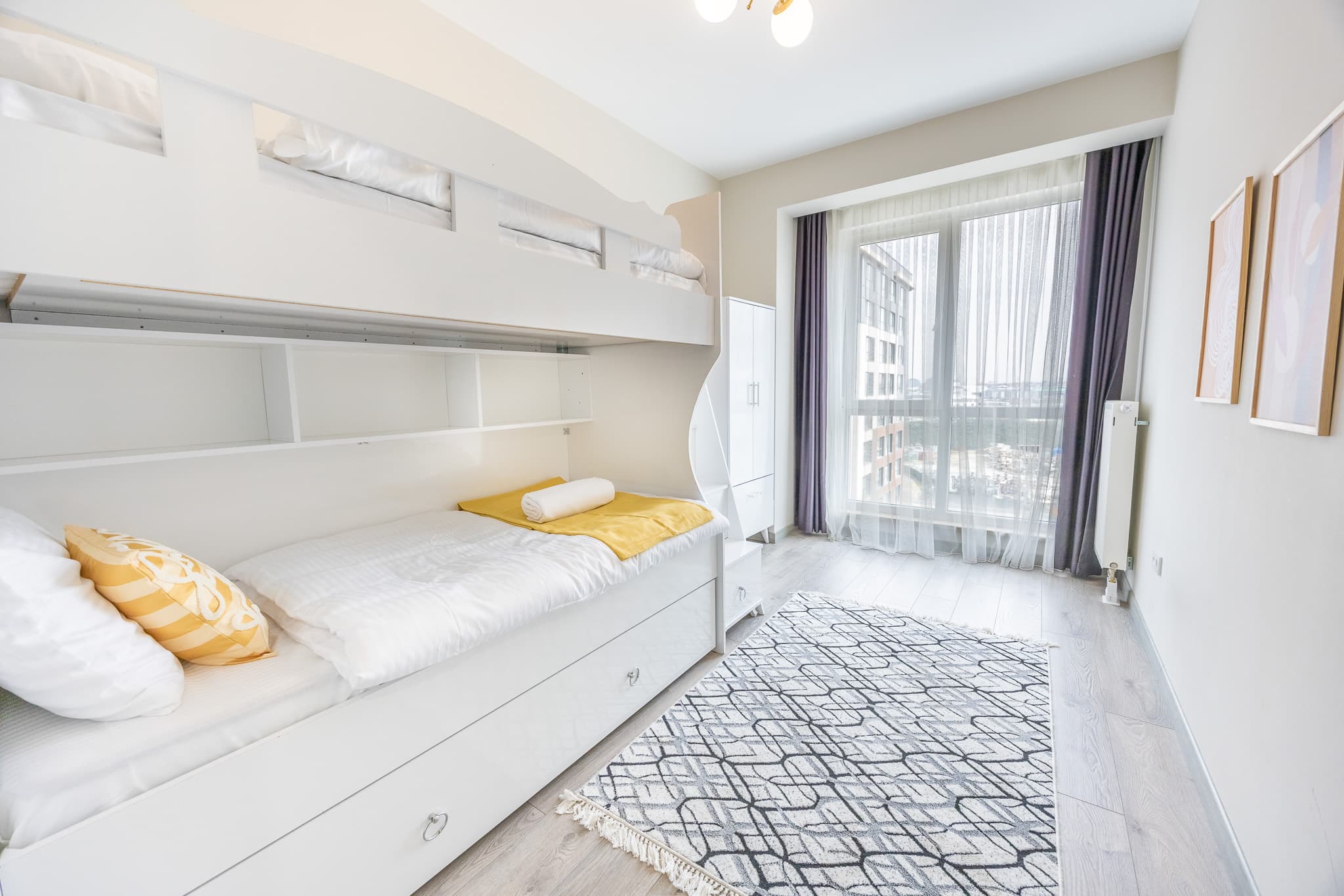 Elegant 3 bdr apartment with balcony  — image 12