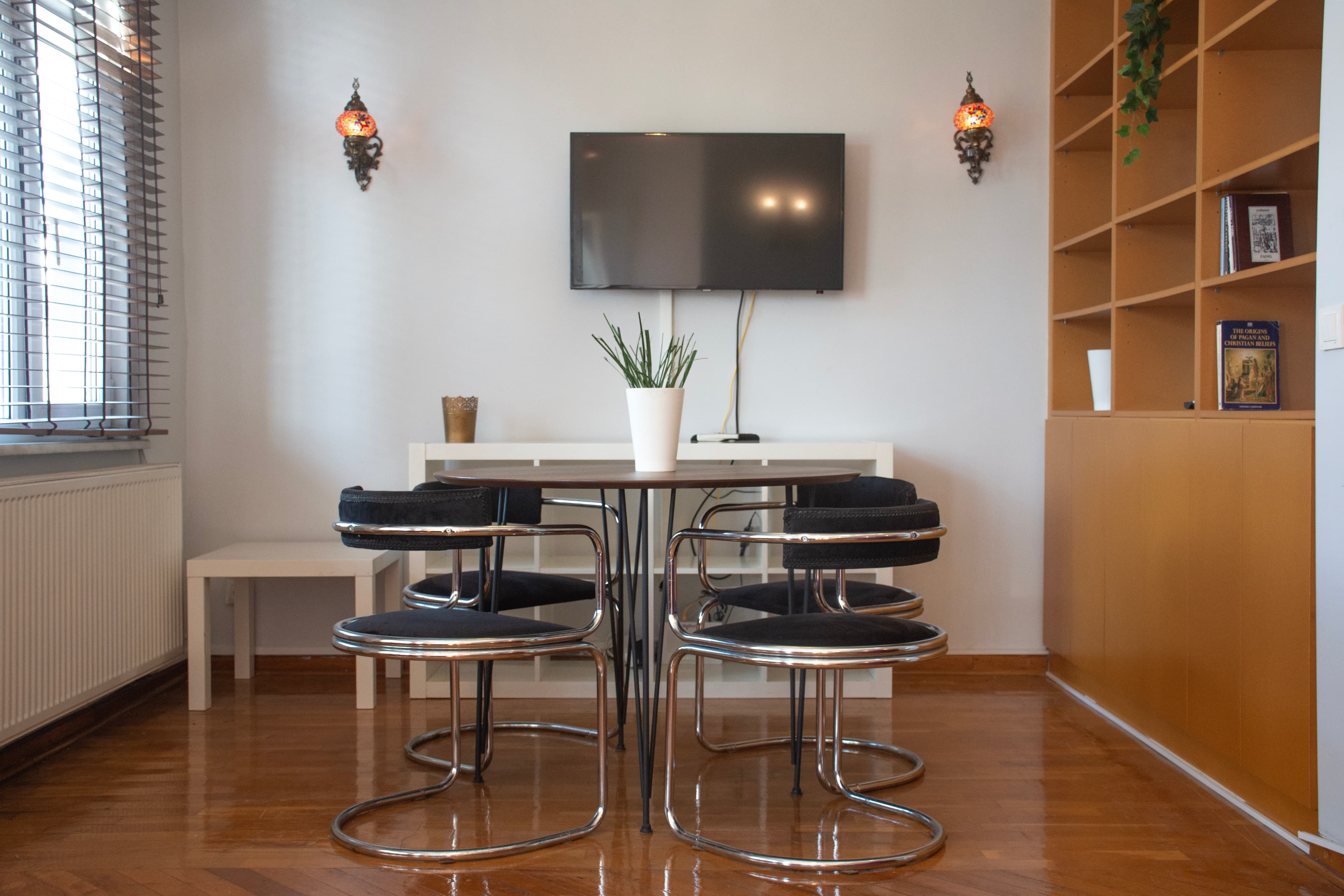 4min to Osmanbey 2 BR apart,4th floor with balcony — image 19
