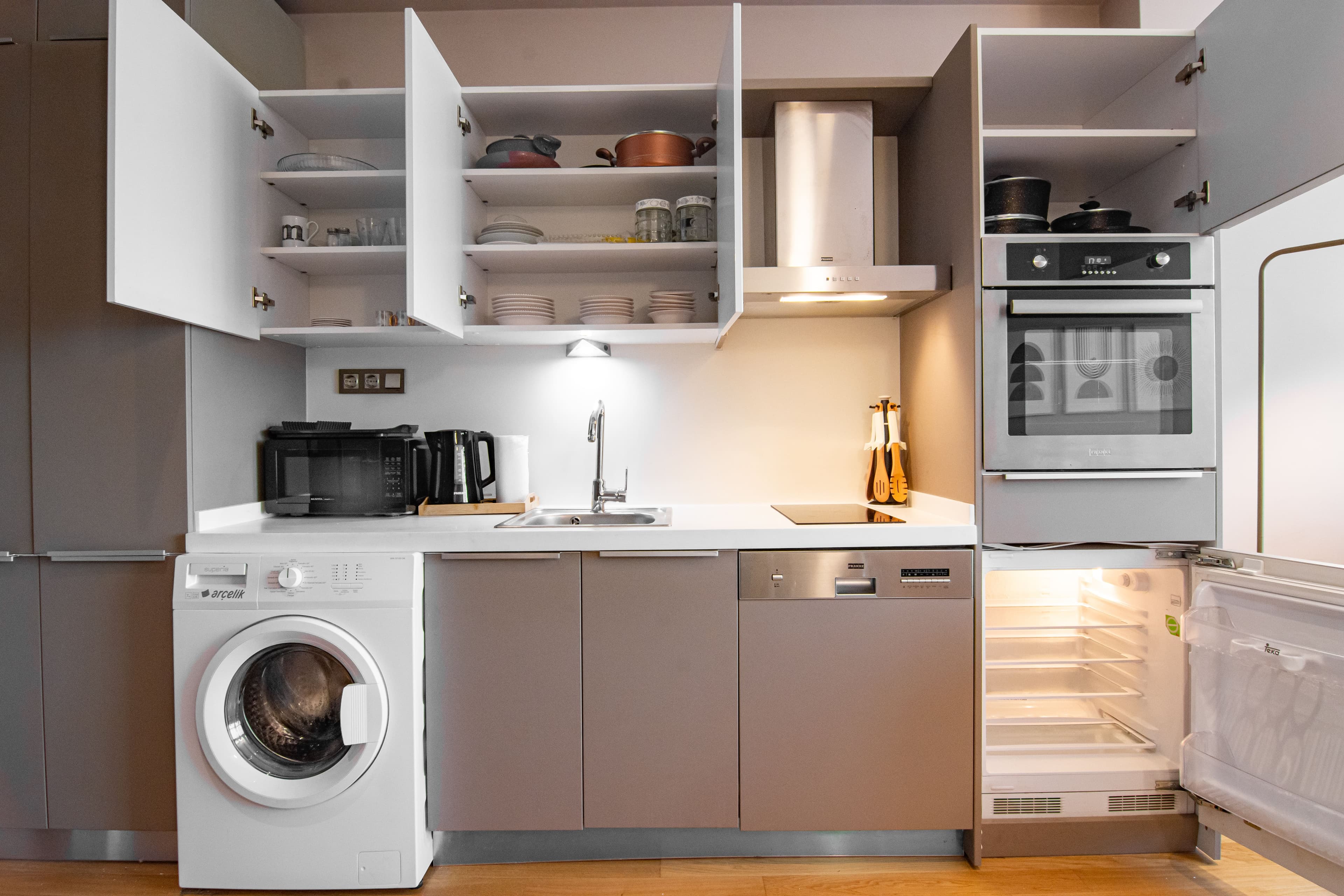 Modern Studio Retreat  fully furnished, möbliertes Apartment in Bağcılar, Istanbul — image 8