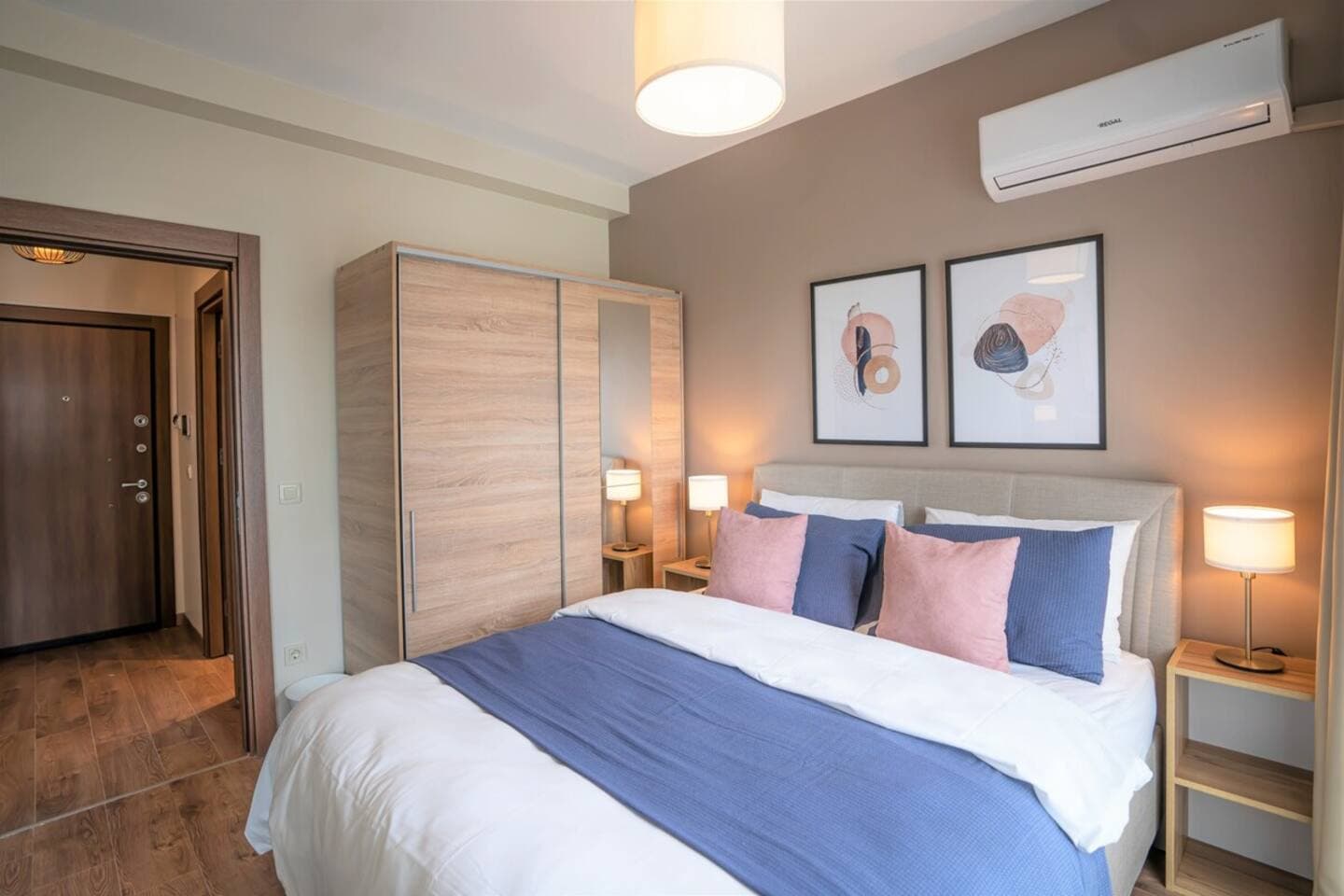 Charming and Cozy 1-Bedroom: Explore the City — image 6