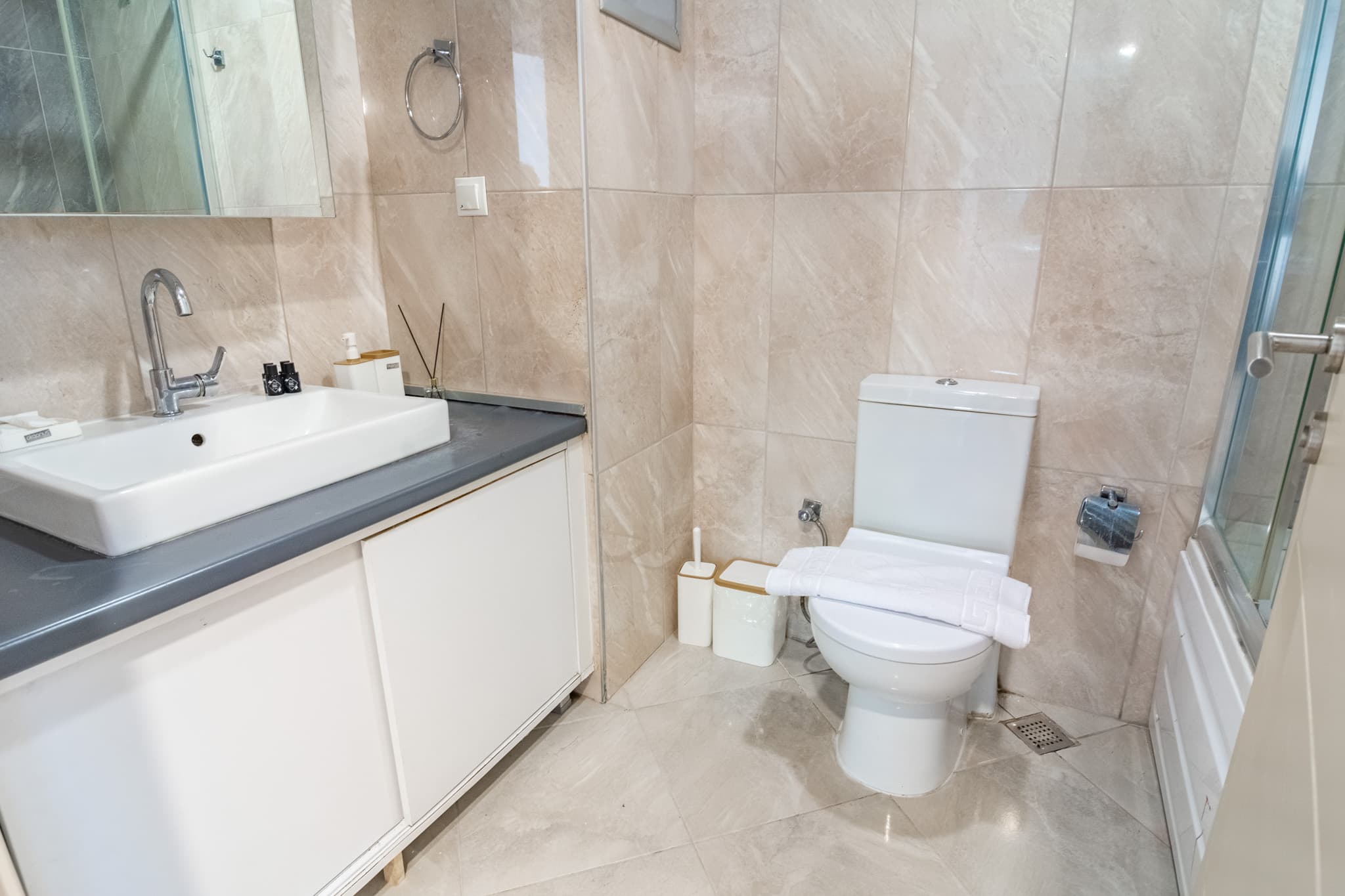 Modern 1BR Apartment Near Kayaşehir attractions, appartement meublé à Başakşehir, Istanbul — image 16