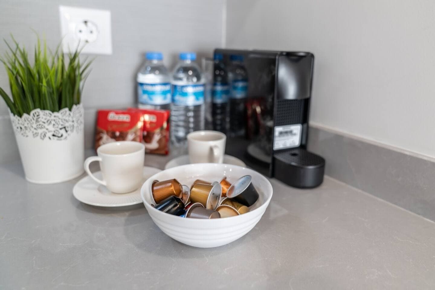 Modern Urban Apt- Relaxation in the City Hustle، شقة مفروشة في Kadıköy, Istanbul — image 13