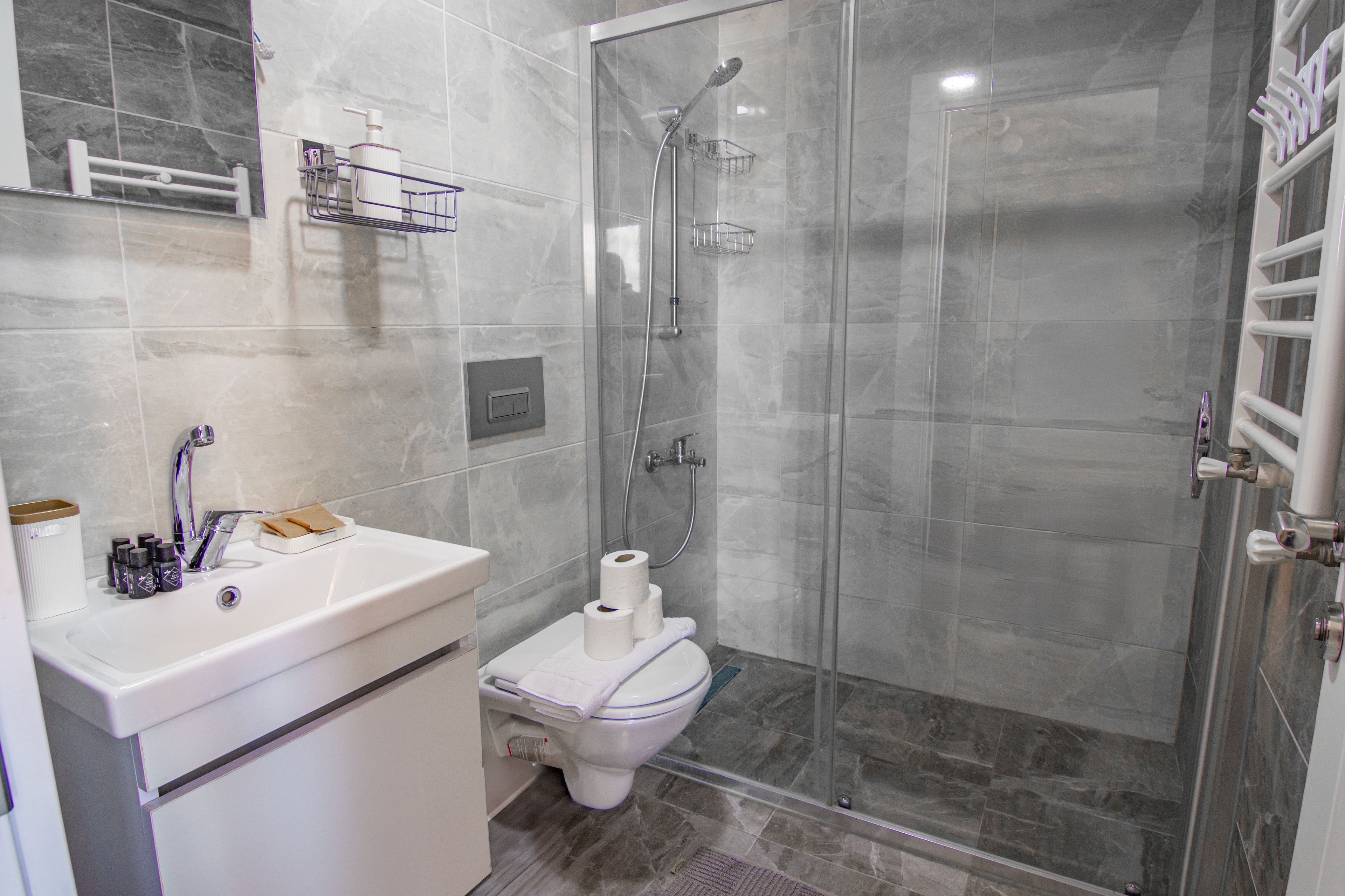 Stylish cozy 3 bedr apart & balcony - Image 10