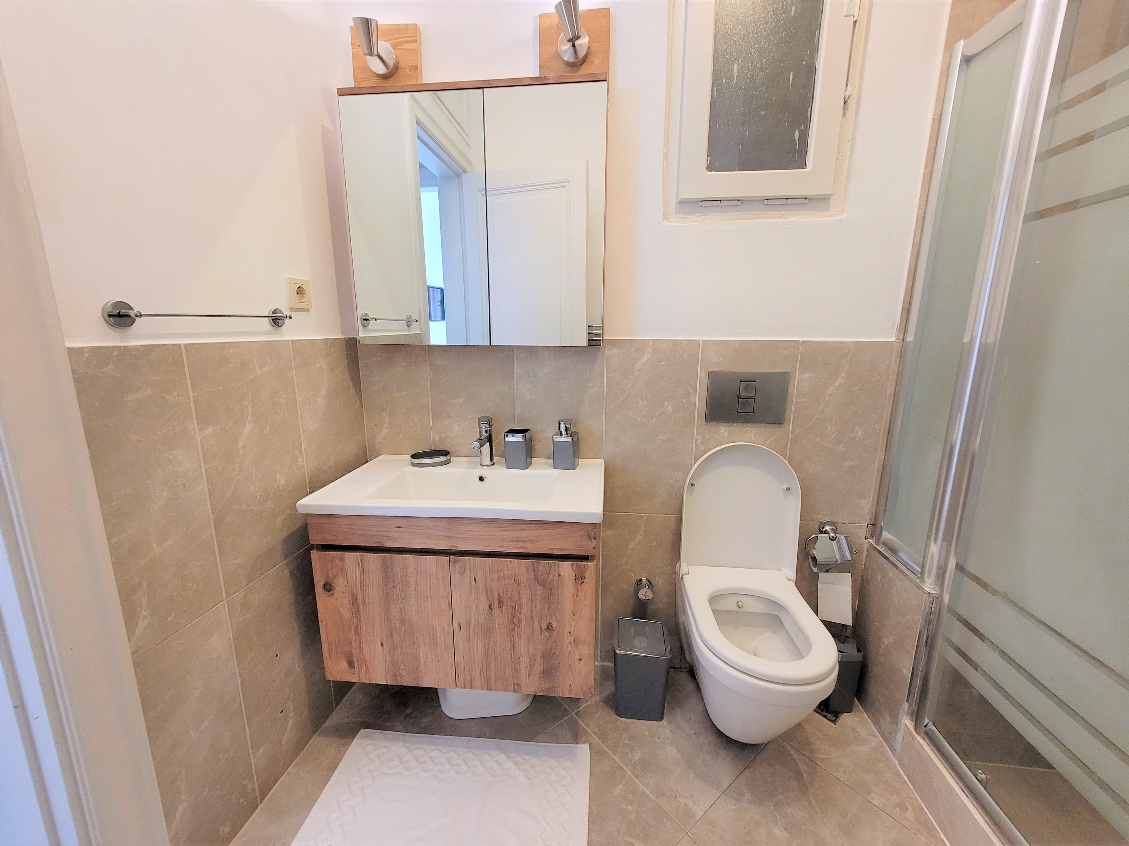 Cihangir 3BR Apt Stylish & Central - Image 29