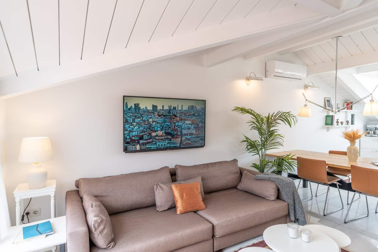 Stylish Duplex in Beyoğlu with Private Terrace , furnished apartment in Beyoğlu, Istanbul — image 9