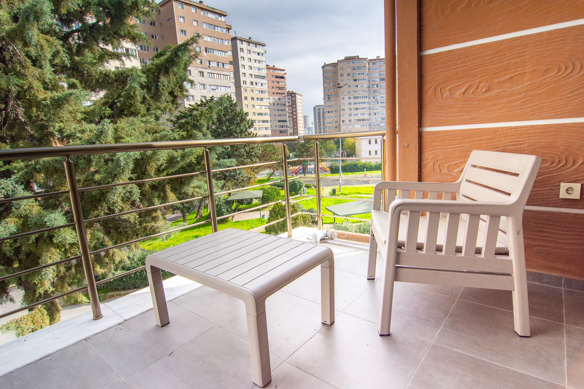 Cozy 1BR with Inviting Balcony، شقة مفروشة في Beylikdüzü, Istanbul — image 2