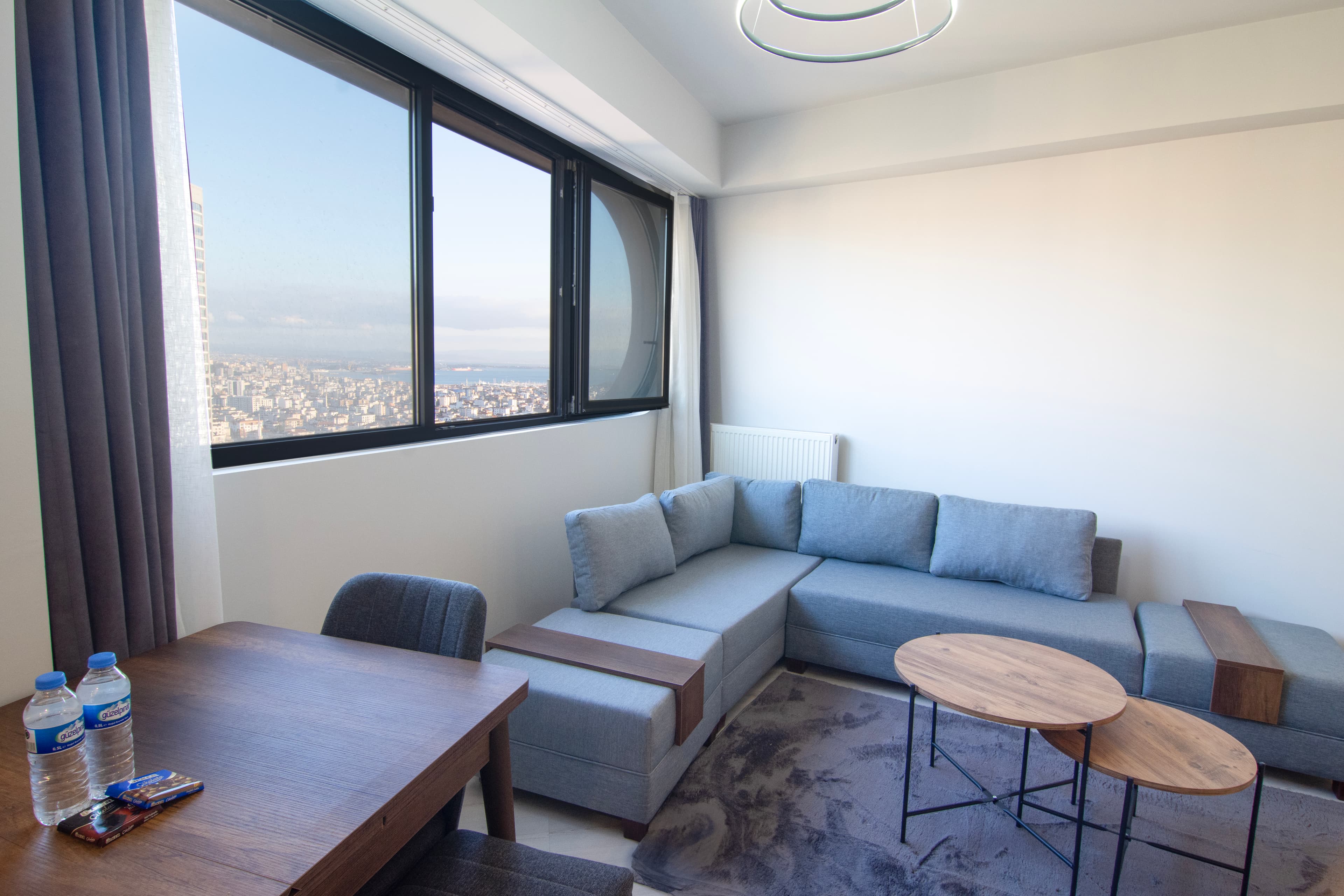 Seaview cozy apartment at the 22nd floor — image 1