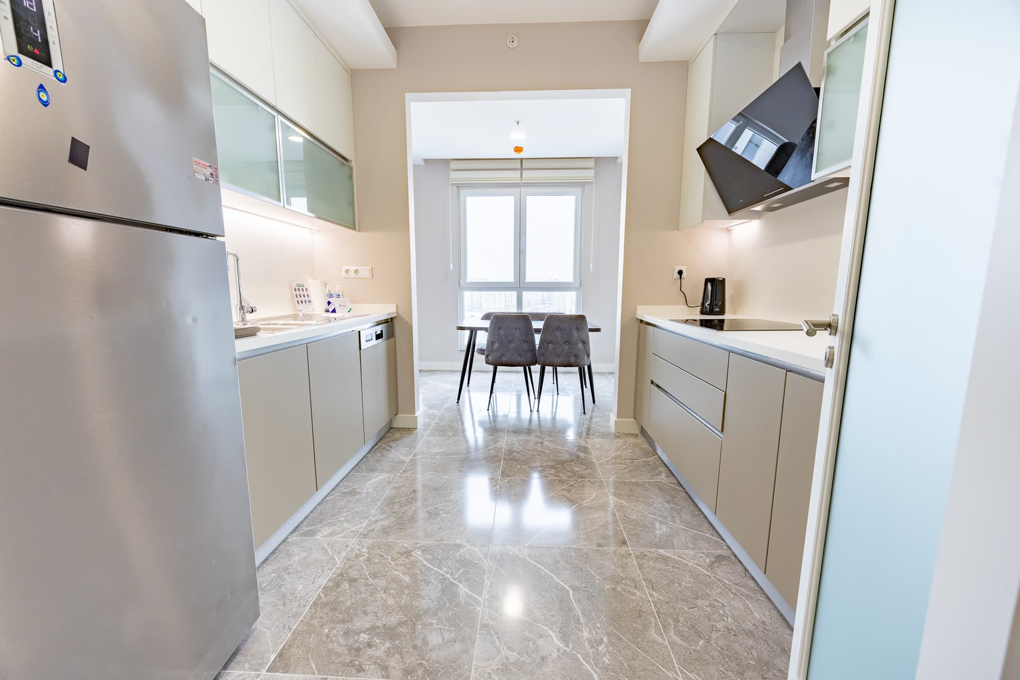 Bright & Modern 2BR Apartment Perfect for Families — image 30