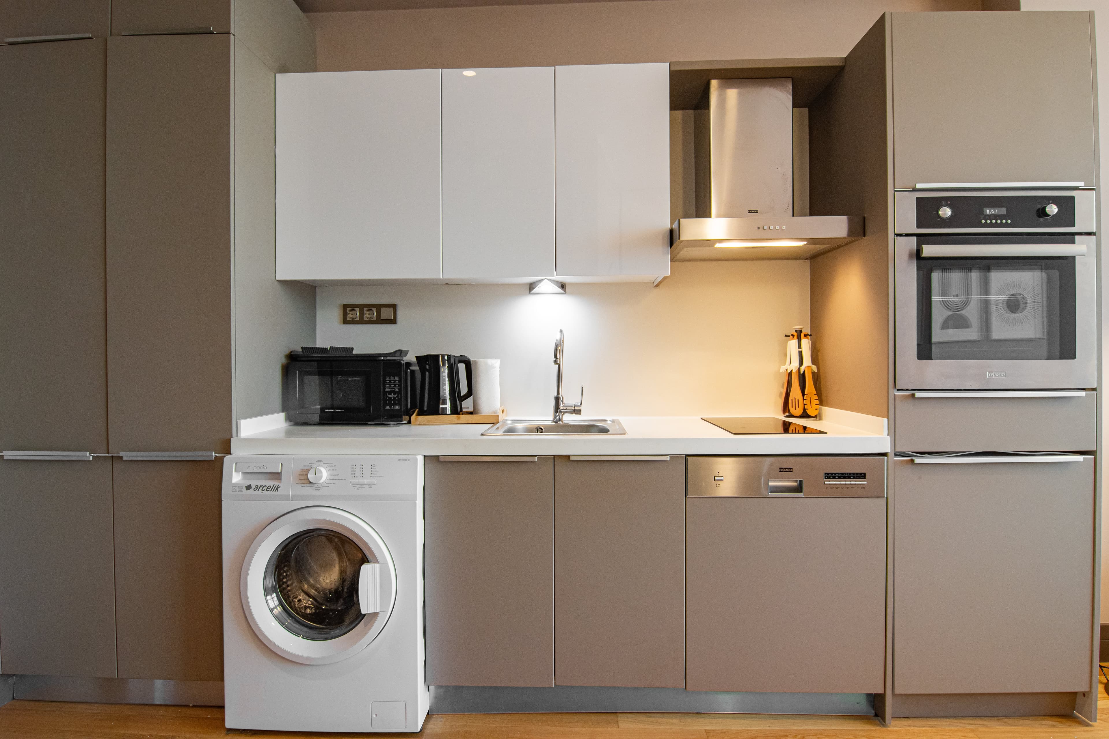 Modern Studio Retreat  fully furnished, möbliertes Apartment in Bağcılar, Istanbul — image 3