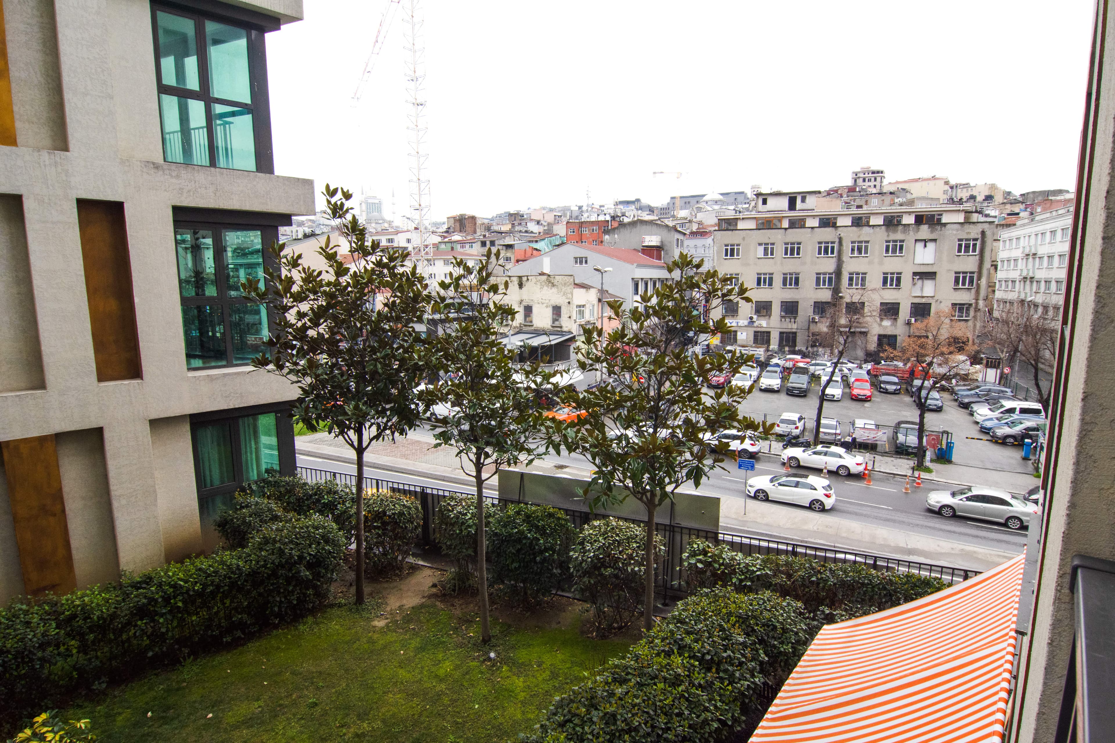 Modern & Cozy 1Bdr in Vibrant Beyoğlu، شقة مفروشة في Beyoğlu, Istanbul — image 26