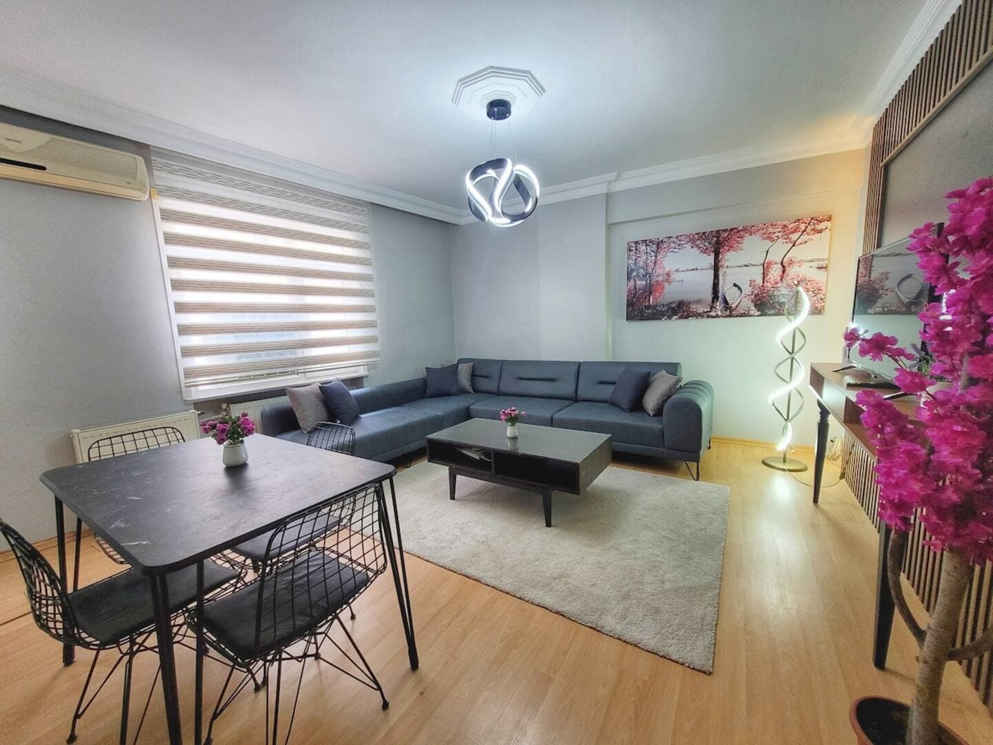 Spacious 3BR Retreat: Modern Comfort — image 3