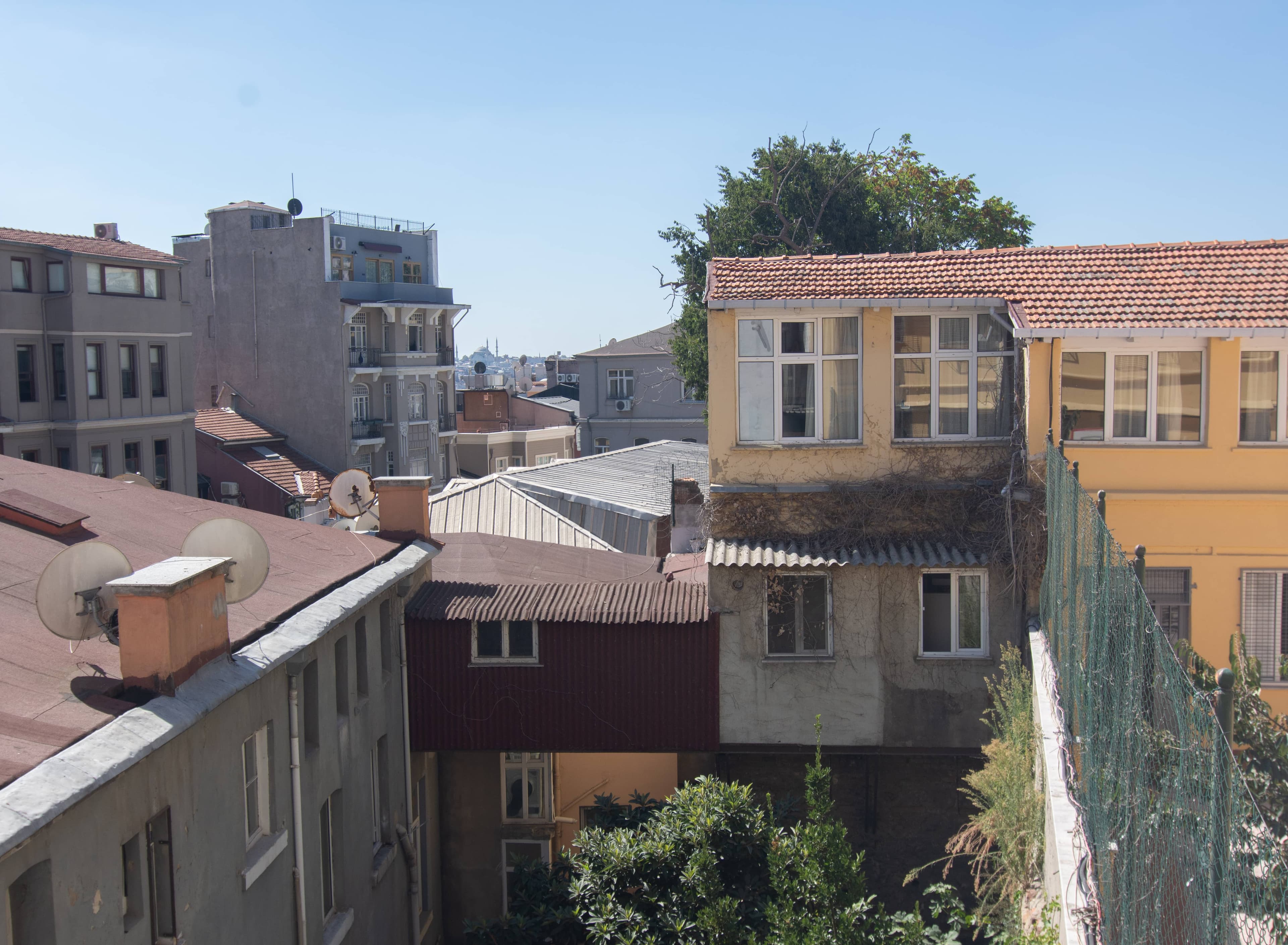 Stylish City Getaway-Explore the Urban Delights, möbliertes Apartment in Beyoğlu, Istanbul — image 29