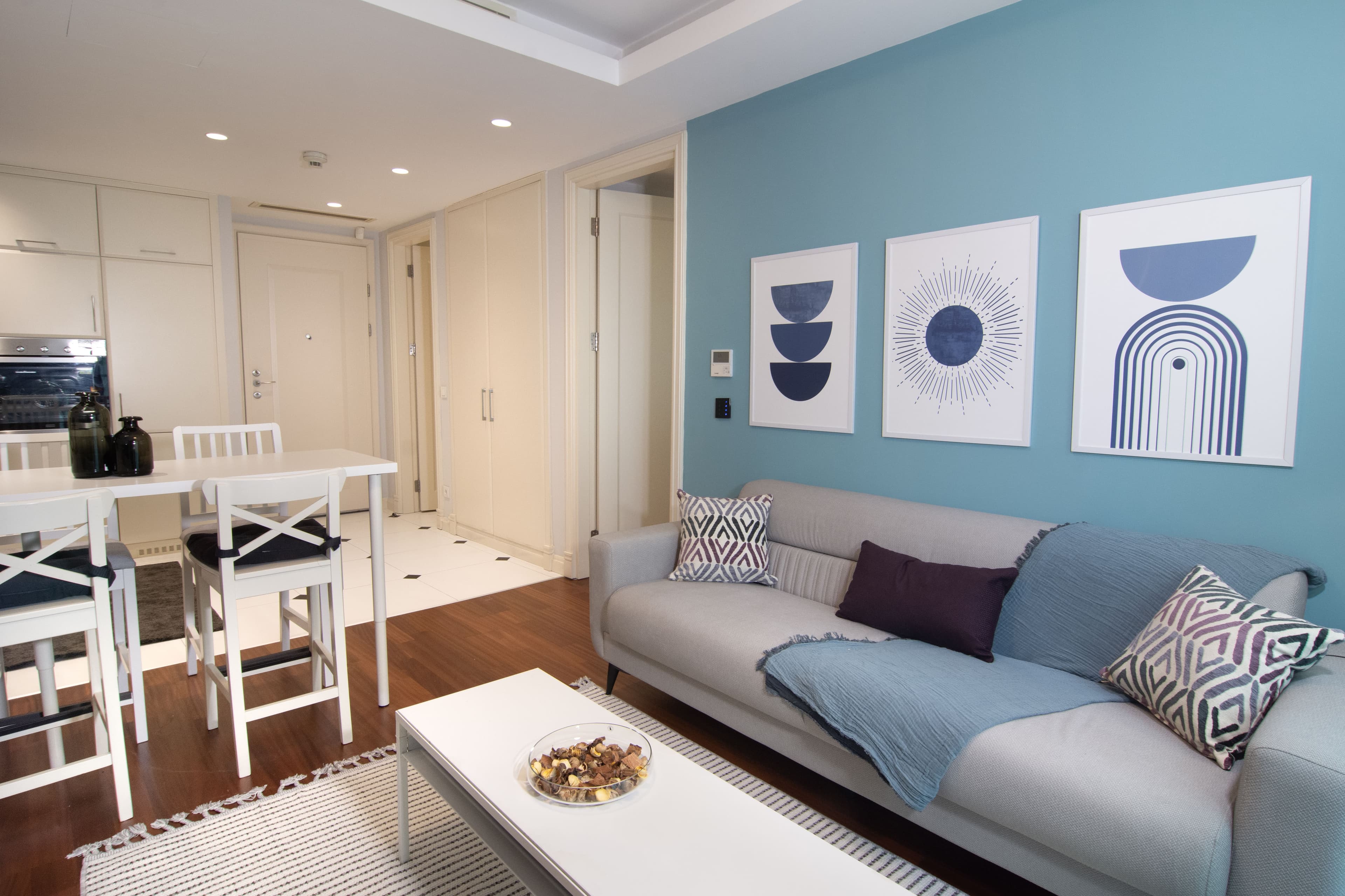 Modern & Cozy 1Bdr in Vibrant Beyoğlu، شقة مفروشة في Beyoğlu, Istanbul — image 2