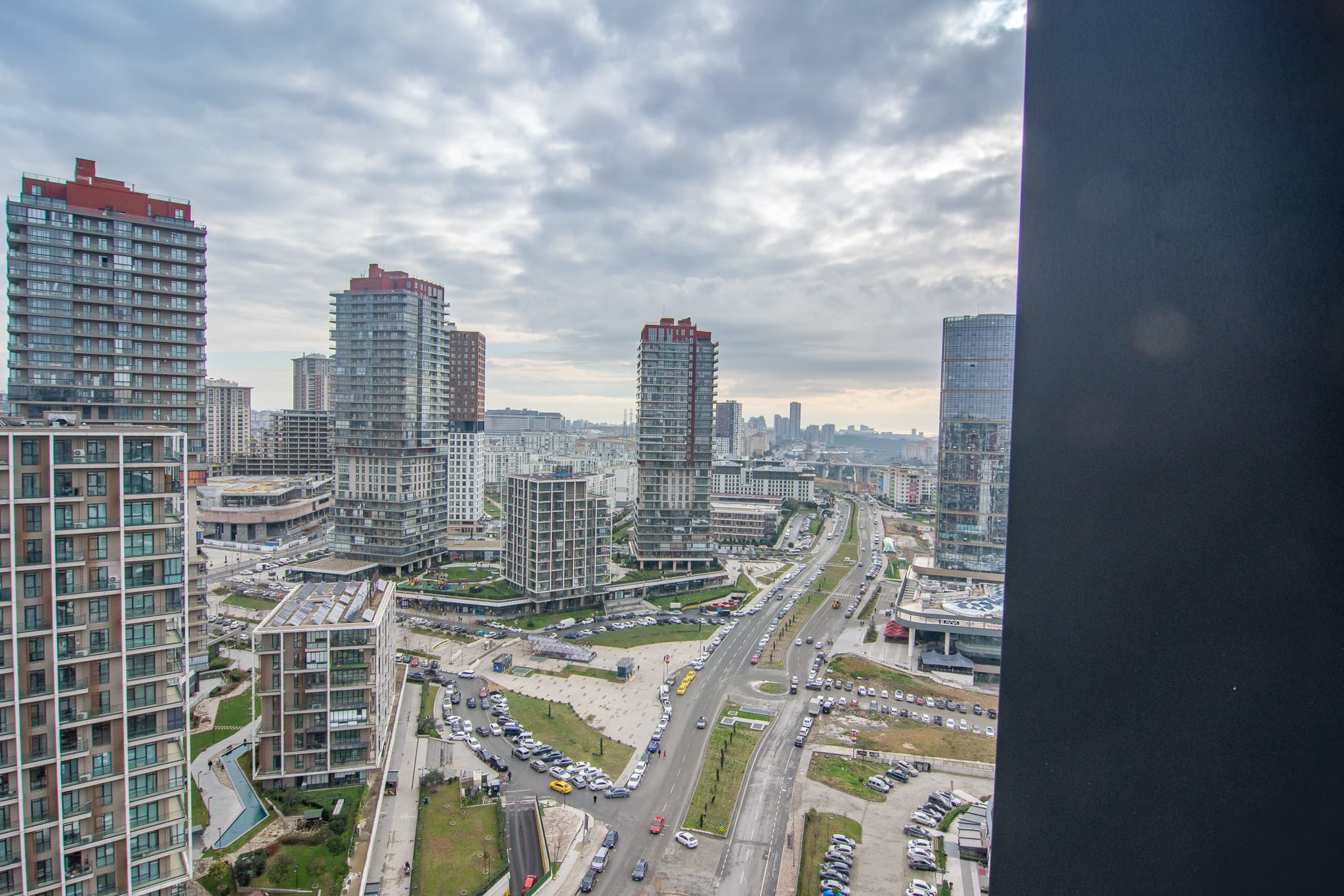 Family Home 2bedr with balcony and Panoramic View، شقة مفروشة في Başakşehir, Istanbul — image 4