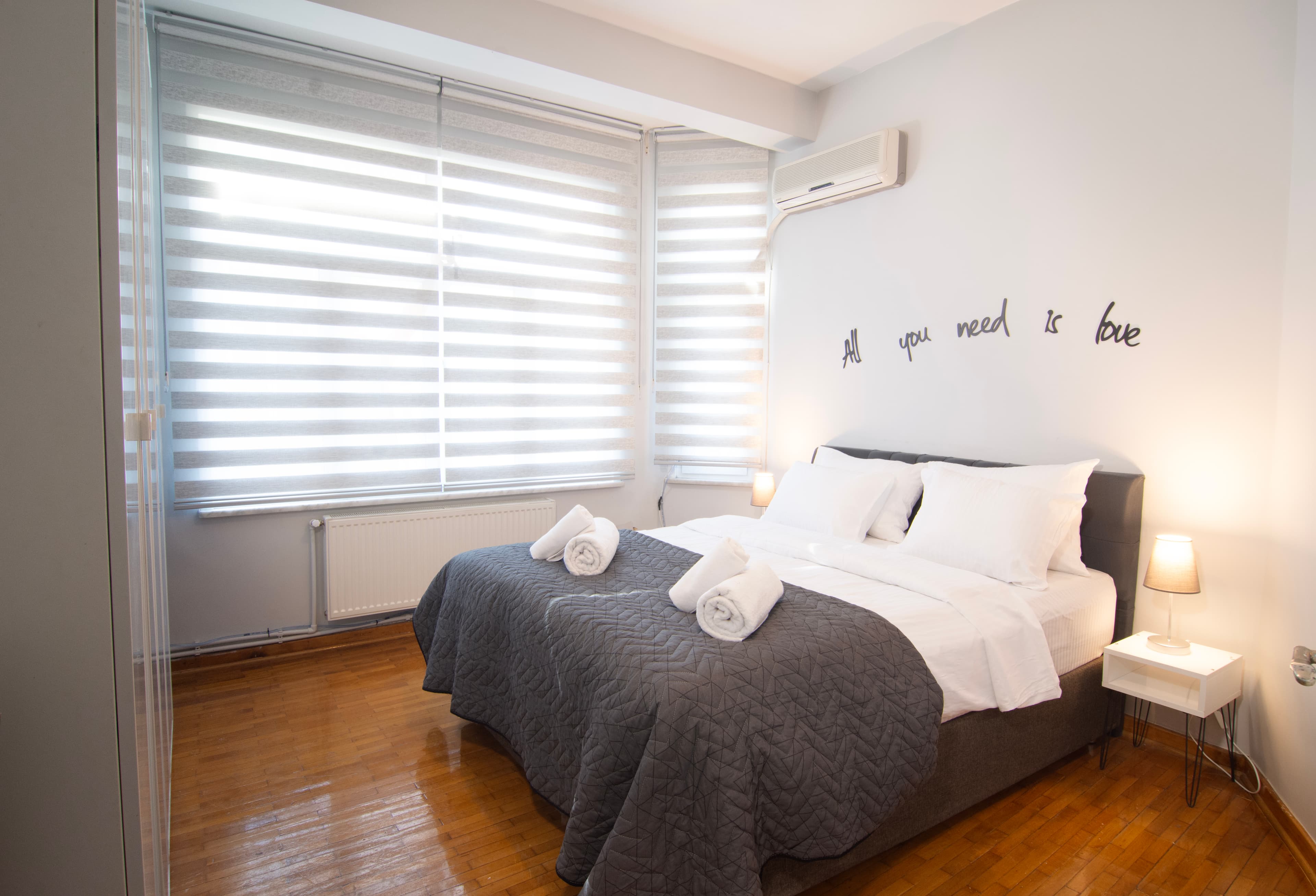 4min to Osmanbey 2 BR apart,4th floor with balcony — image 7