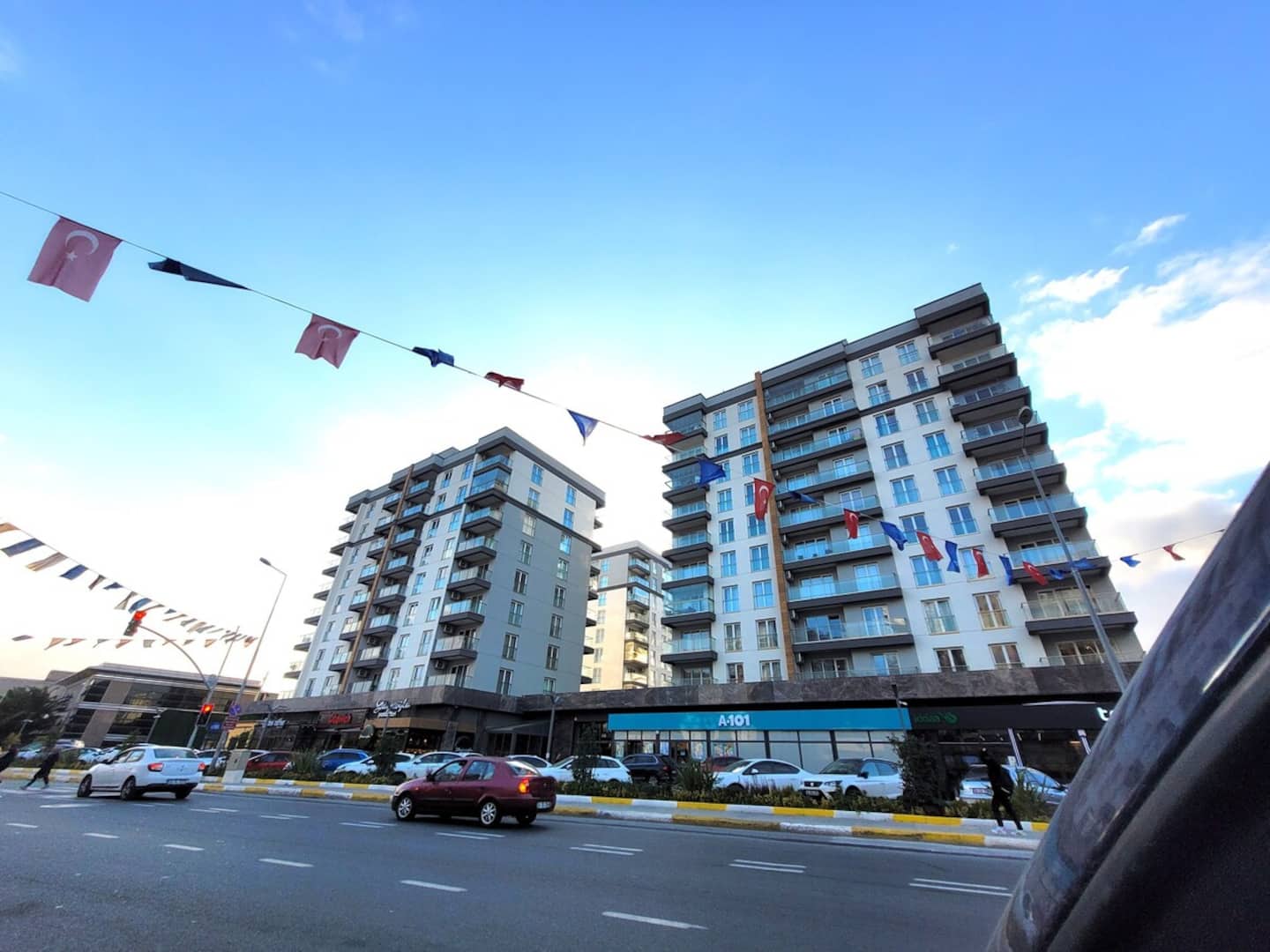 Relax Unwind: Inviting 2BR Apt, Cozy Interiors, apartamento amueblado en Küçükçekmece, Istanbul — image 19