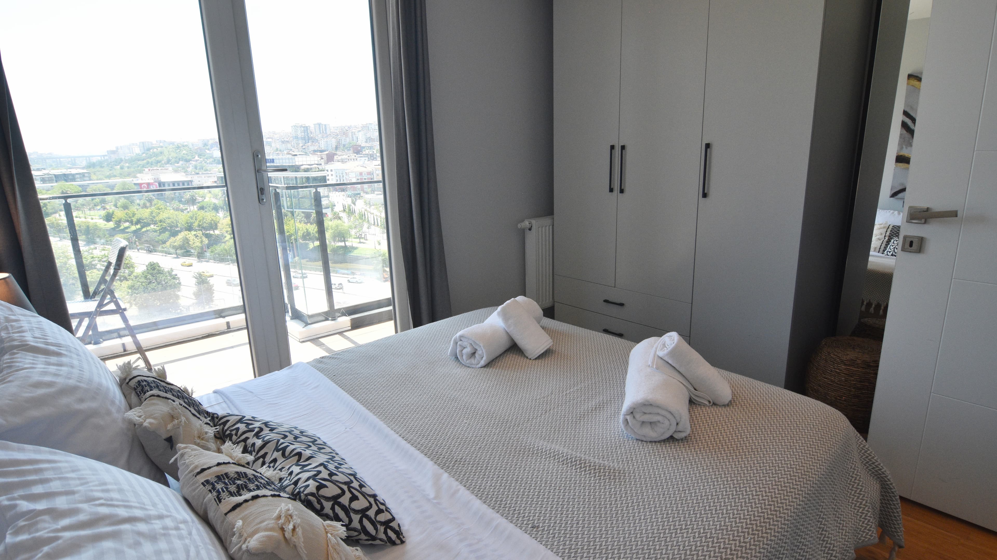7th floor central 1-Bdr Apt  Wi-Fi/Pool/Gym - Image 9